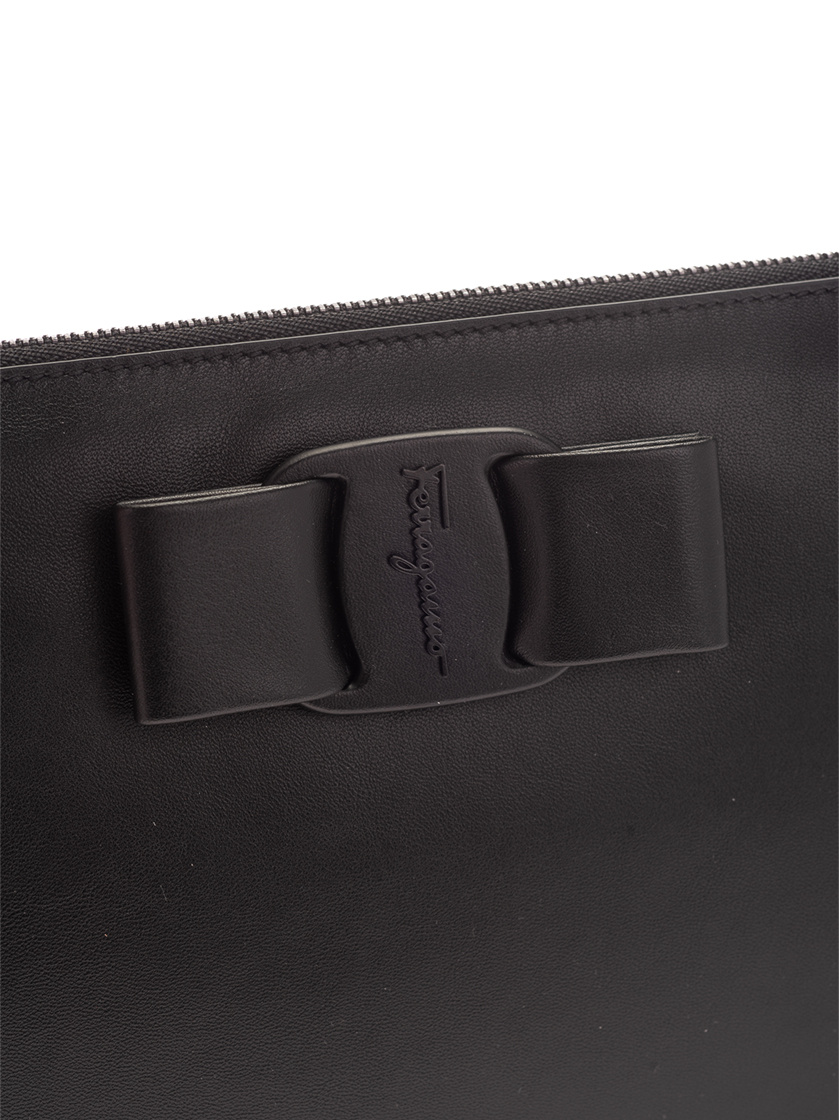 Shop Ferragamo Lthr Viva Wllt In Black
