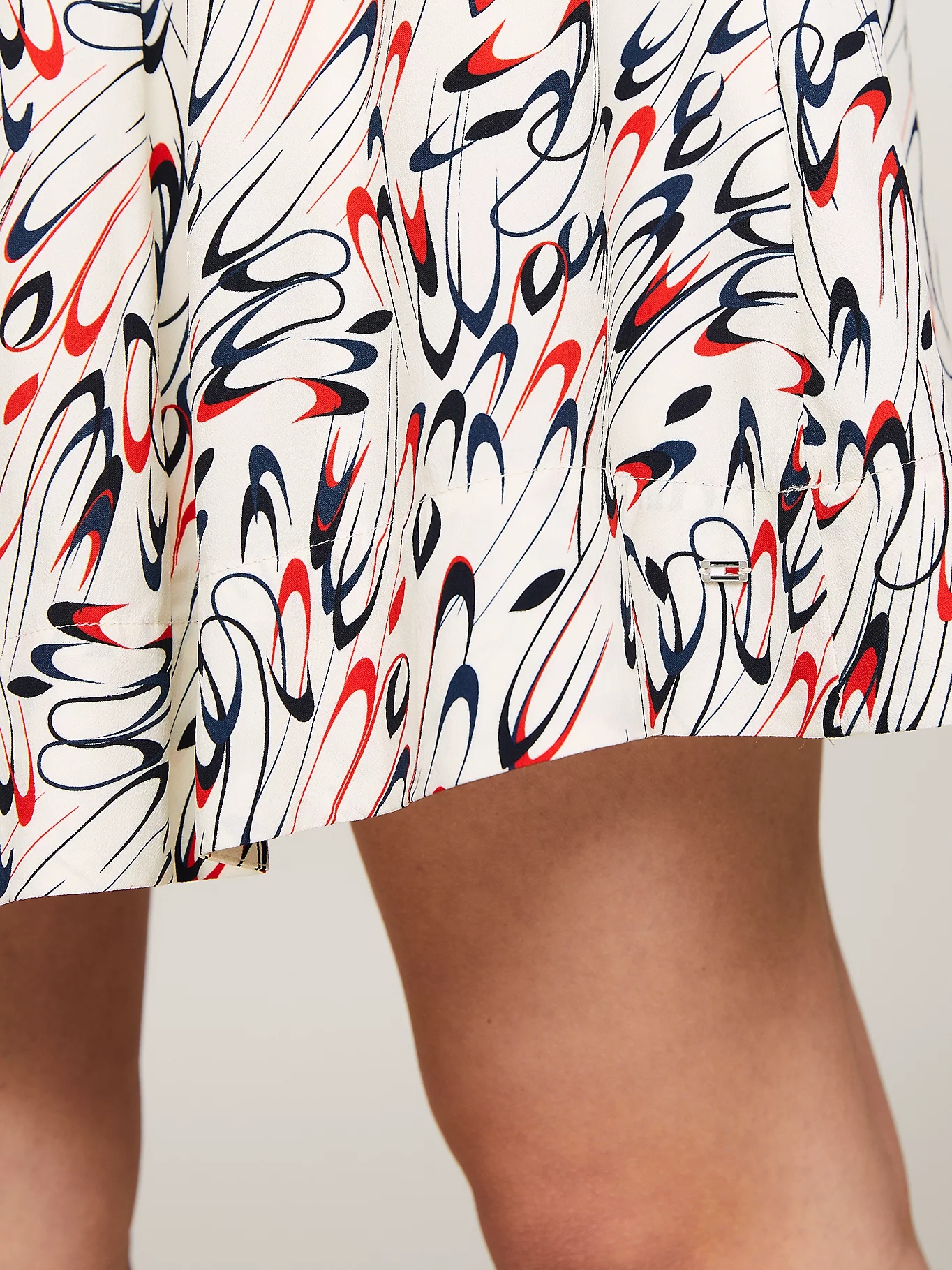 Tommy Hilfiger Geometric Crepe Mini Skirt In White