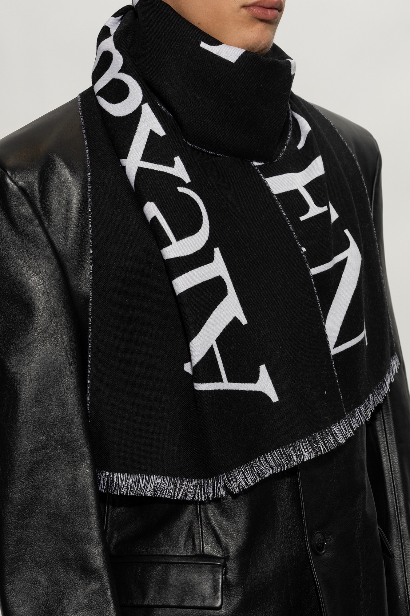 Alexander Mcqueen Logo-print Wool Scarf In Black