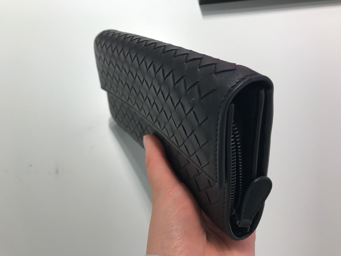 Bottega Veneta Knit A Flip Purse In Black