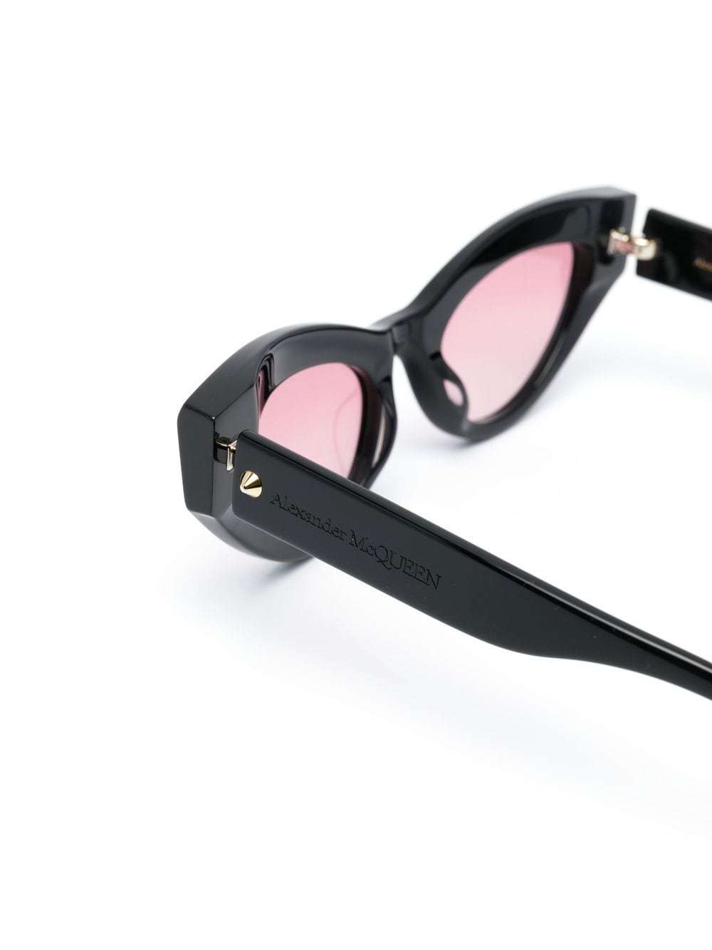 Alexander Mcqueen Logo Sunglasses In Black