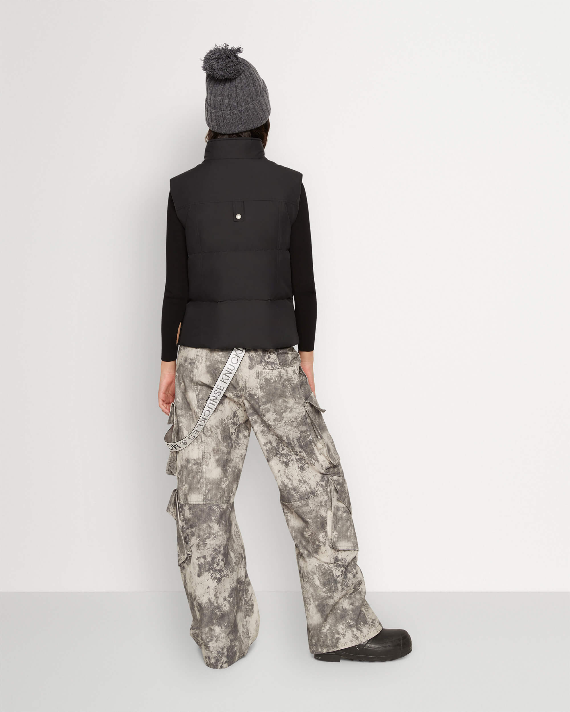 Moose Knuckles Down Vest With Standing Neck In Black