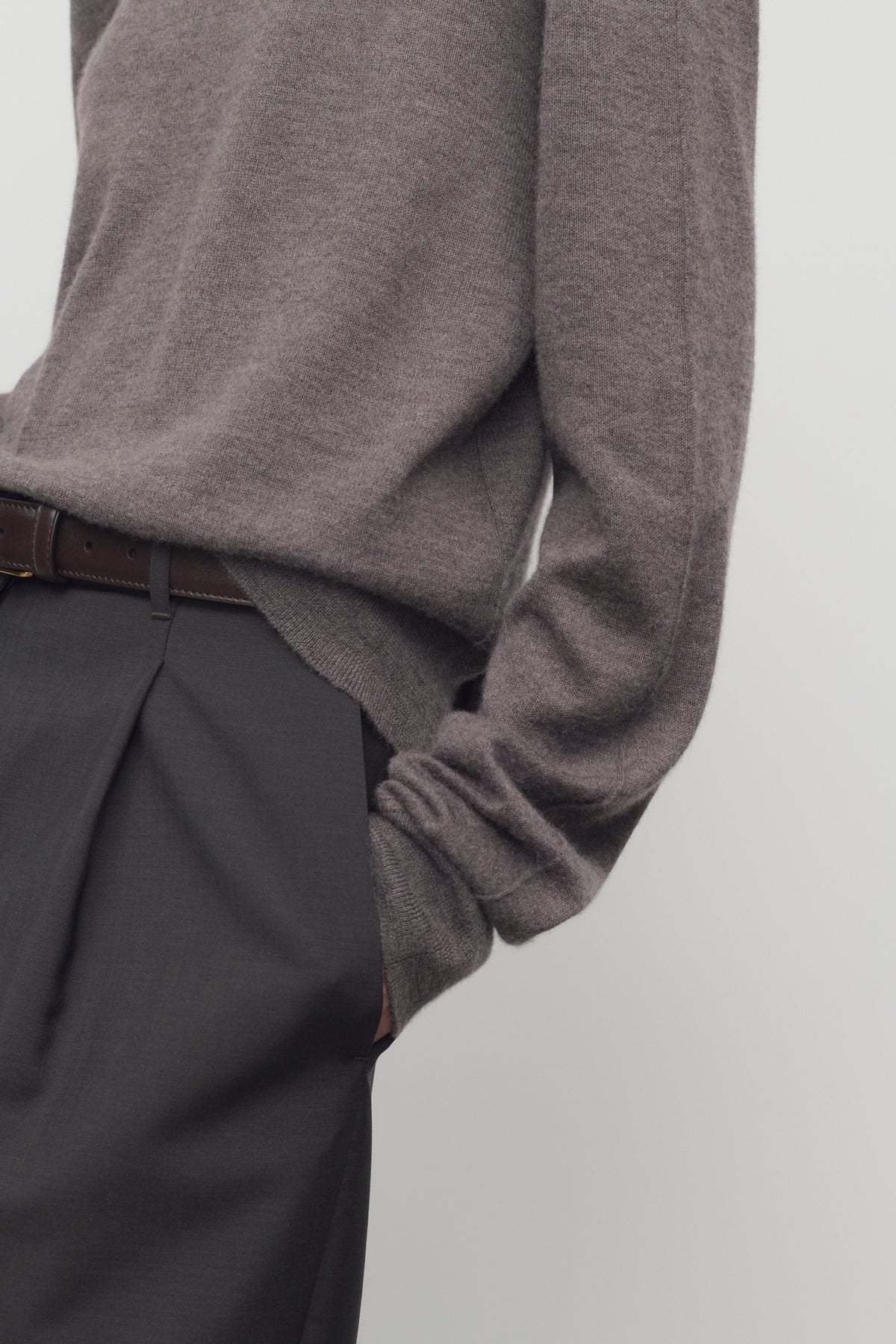 The Row Lizzy Cashmere Turtleneck Sweater In Brown