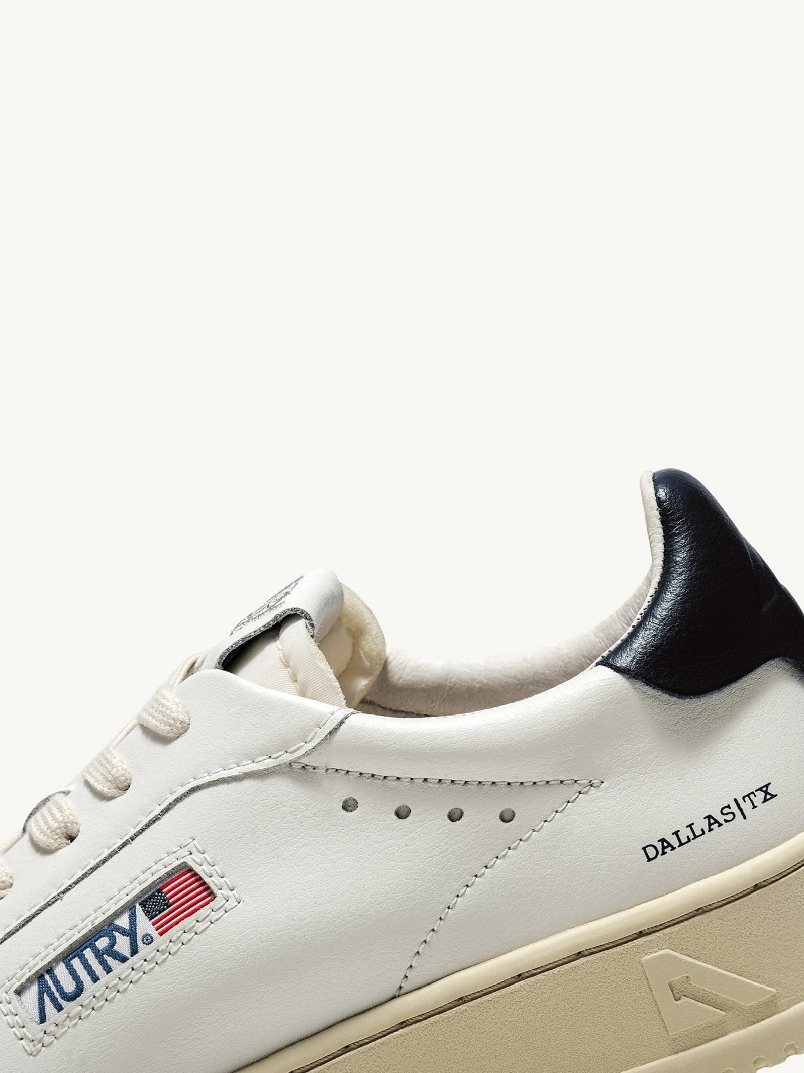 Autry Leather Medalist Low-top Sneakers In White