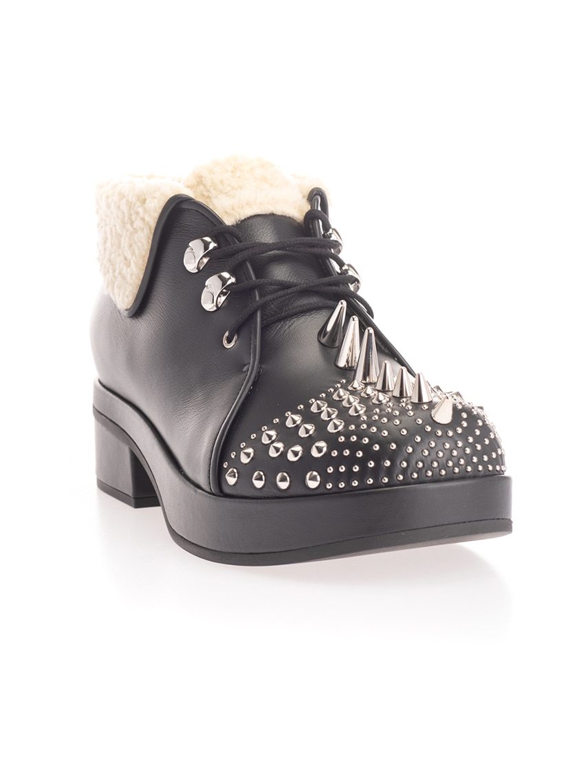 Gucci Metal Rivet Decoration And Ankle Boots In Black