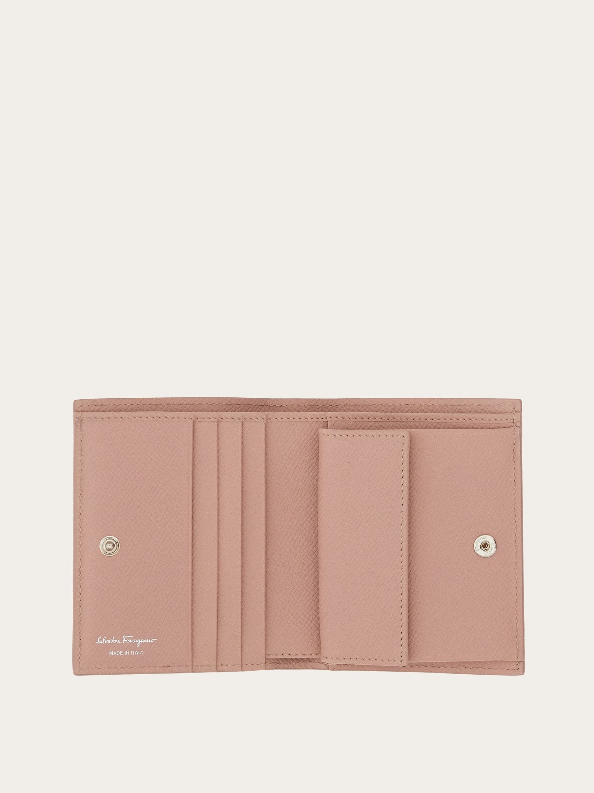 Ferragamo French Bi-fold Wallet In Grained Leather In Nude