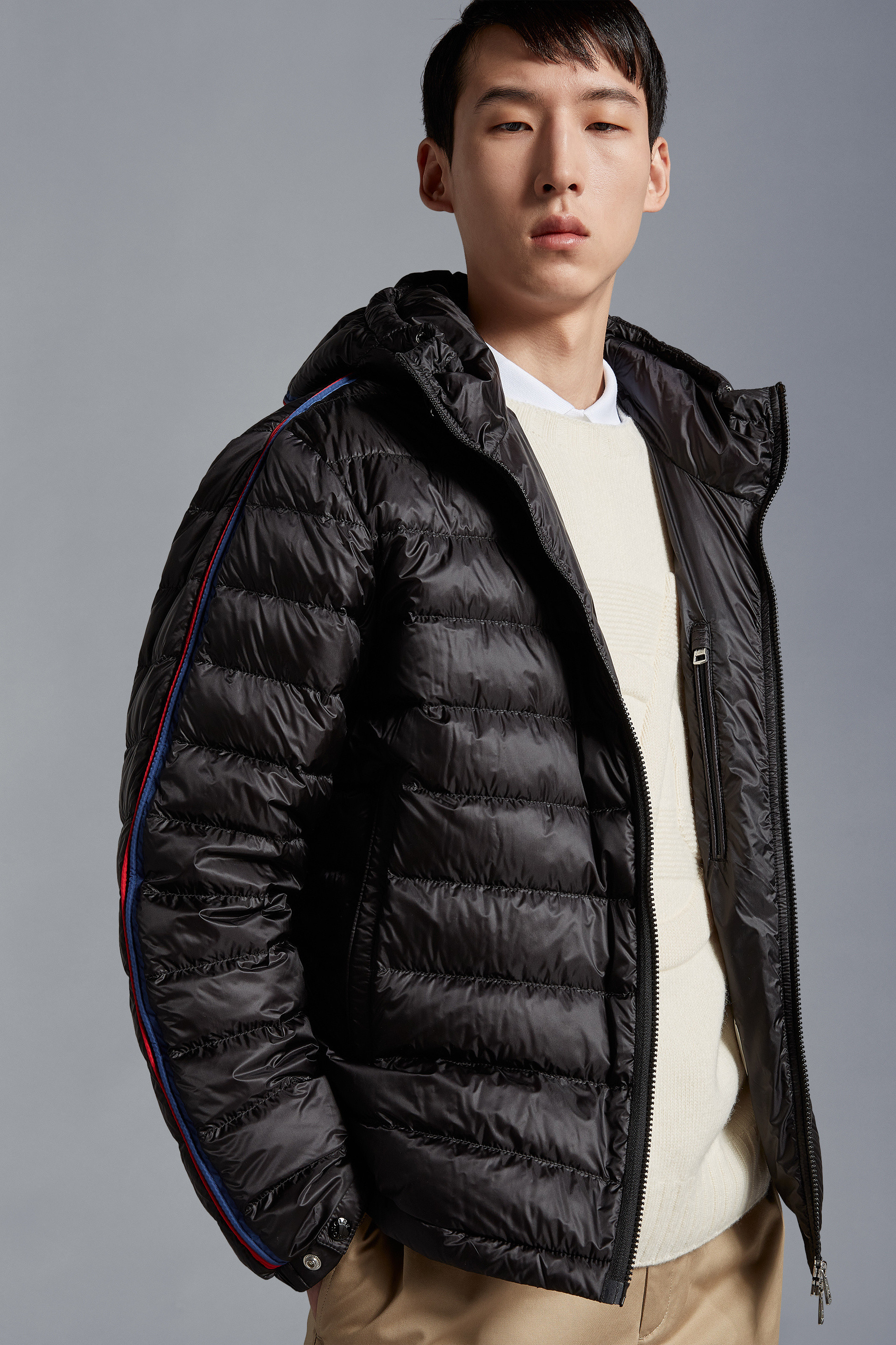 Moncler Agout Logo-patch Puffer Jacket In Black