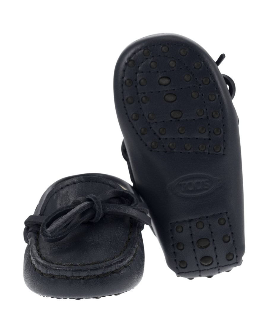 Tod's Round-headed Casual Shoes In Black