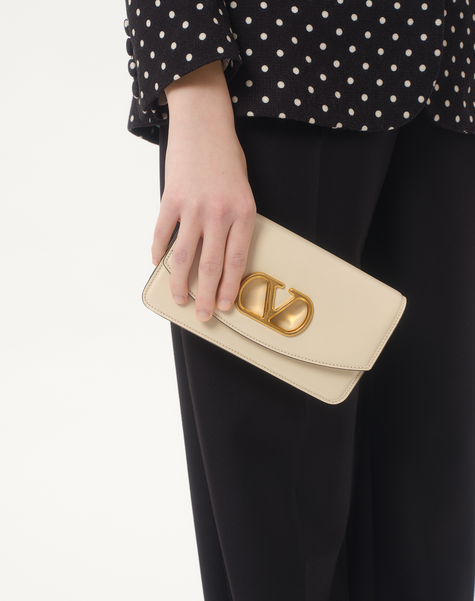 Valentino Garavani Garavani Vain Clutch Bag In Shiny Calfskin Woman Butter Uni In Neutral