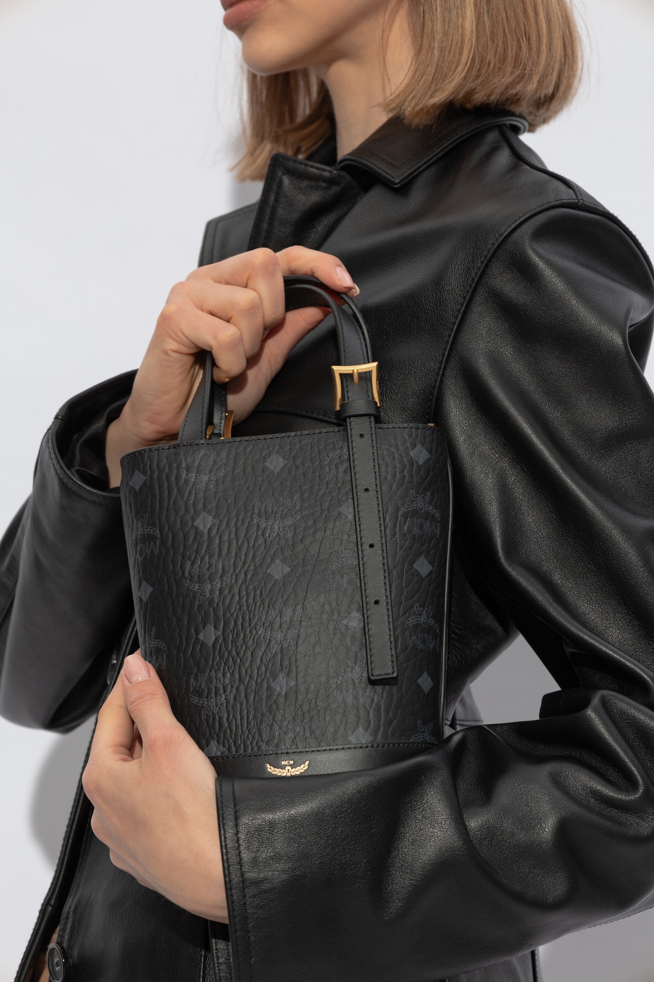 Mcm Logo Shoulder Bag In Black