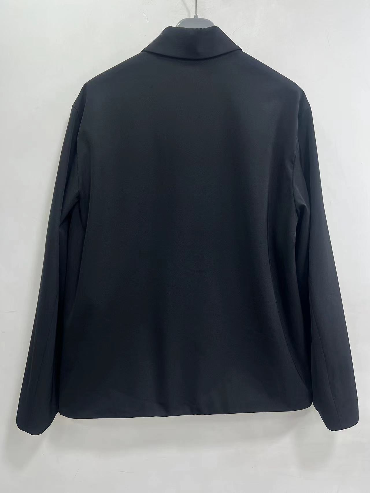 Prada Long-sleeved Logo Casual Jacket In Black