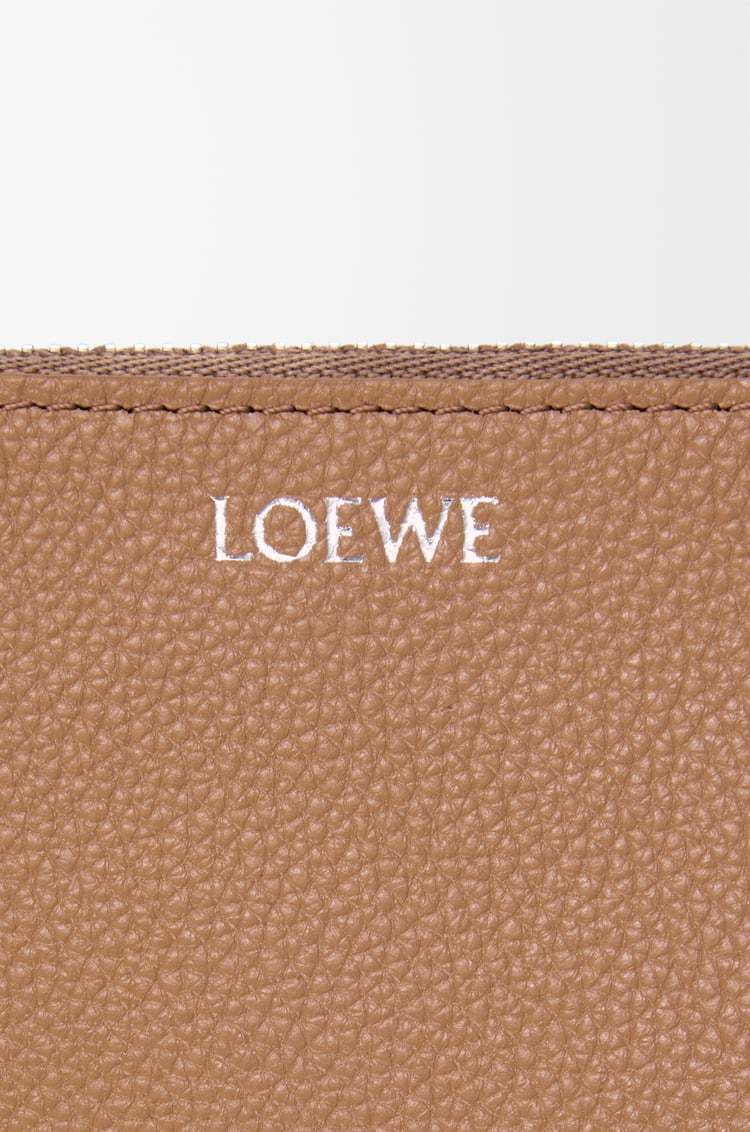 Loewe Pebble Coin Cardholder In Pebble Grained Calfskin In Brown