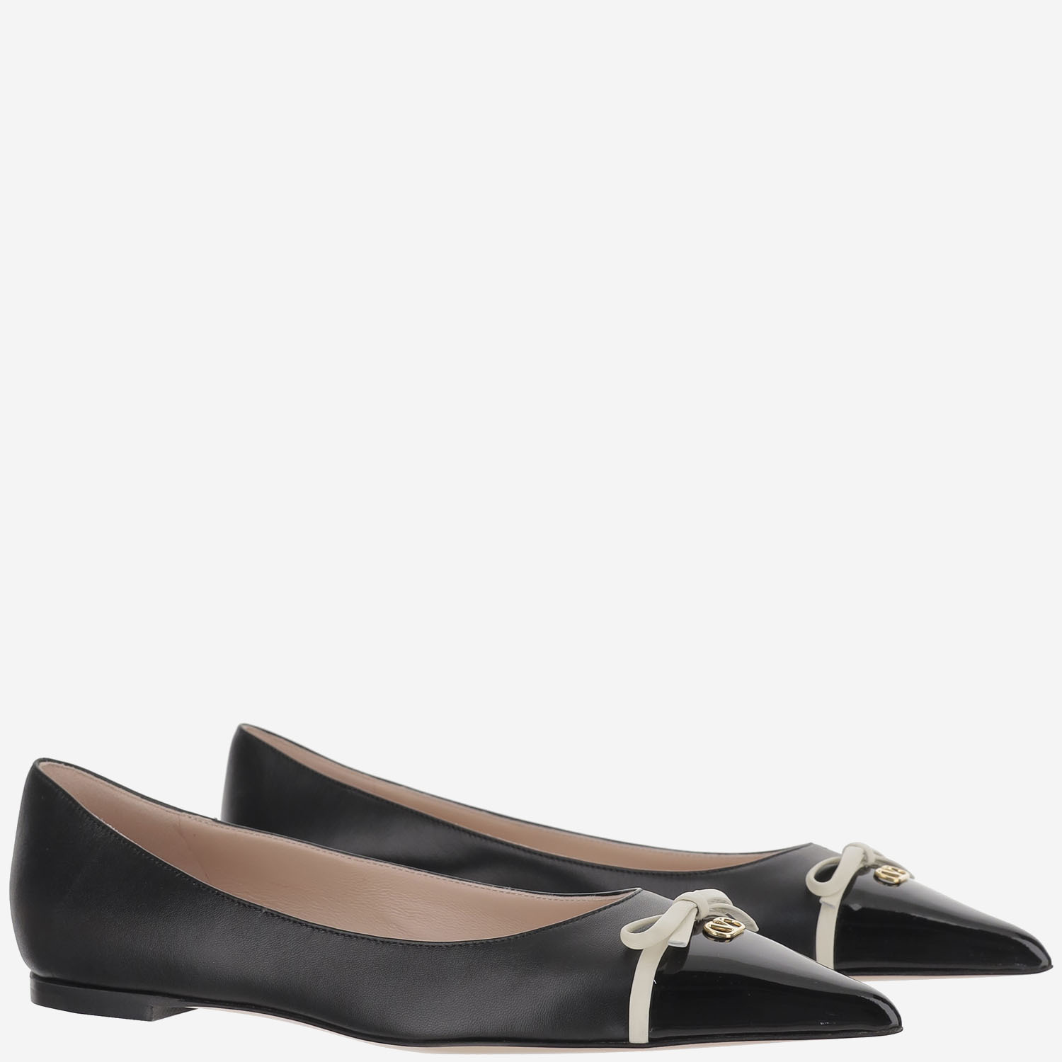 Valentino Garavani Bepointy Leather Ballets In Black