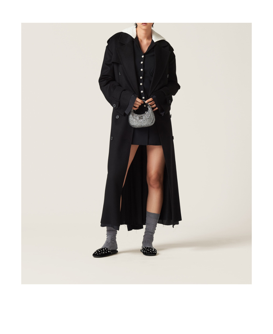 Miu Miu Wander Schultertasche Mit Kristallen In Black