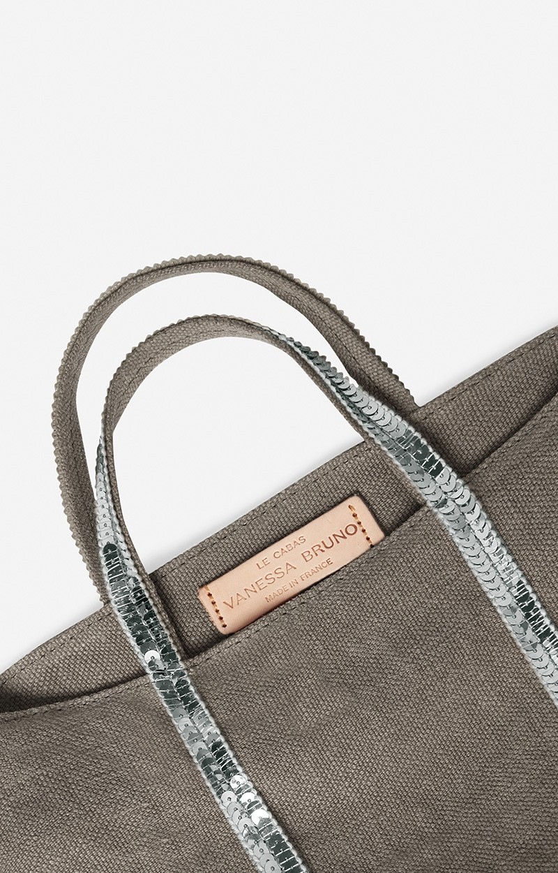 Vanessa Bruno Cabas Tote Zippered Crossbody Bag In Gray