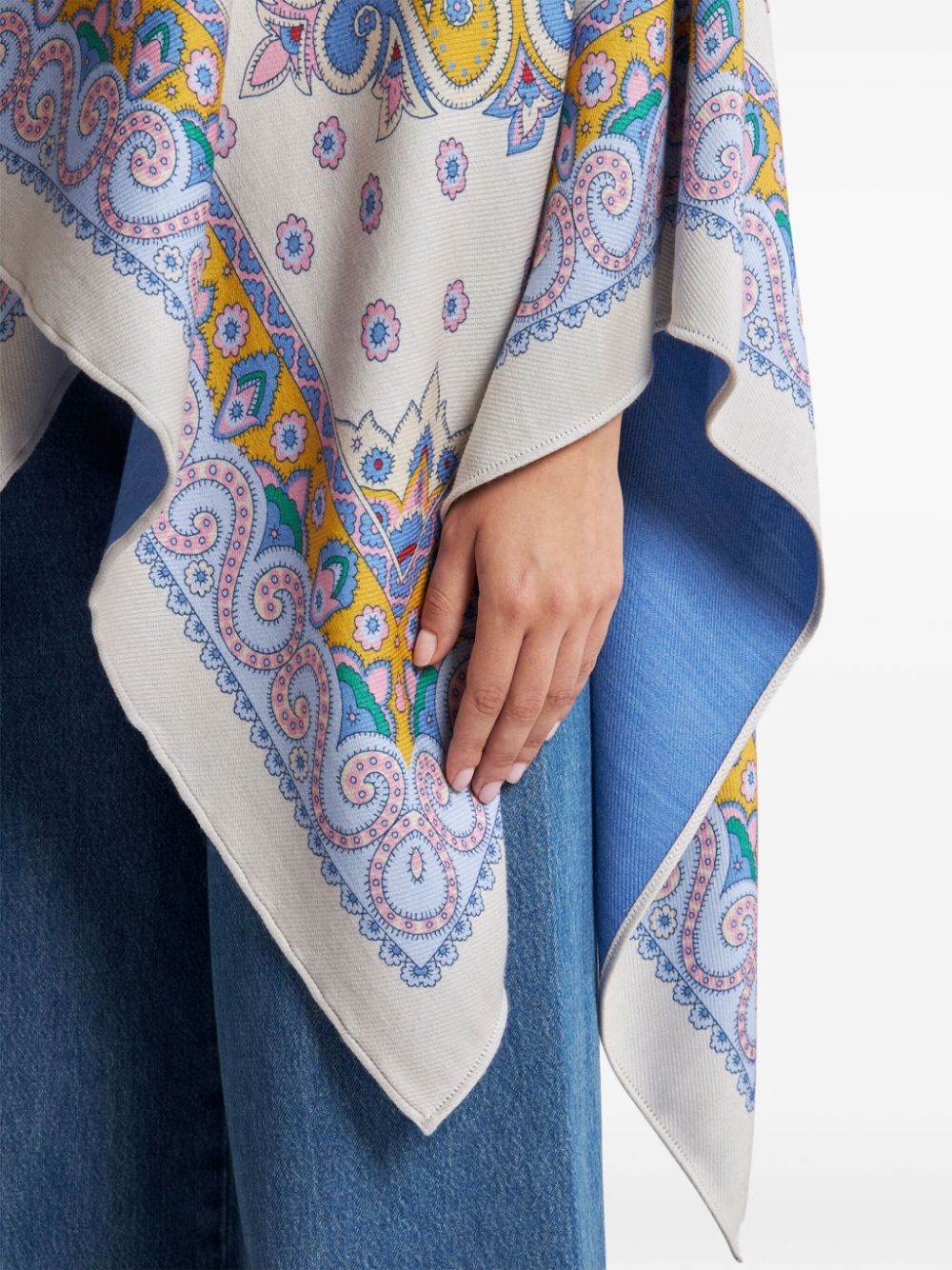Etro Jacquard Pattern Shawl In Gray
