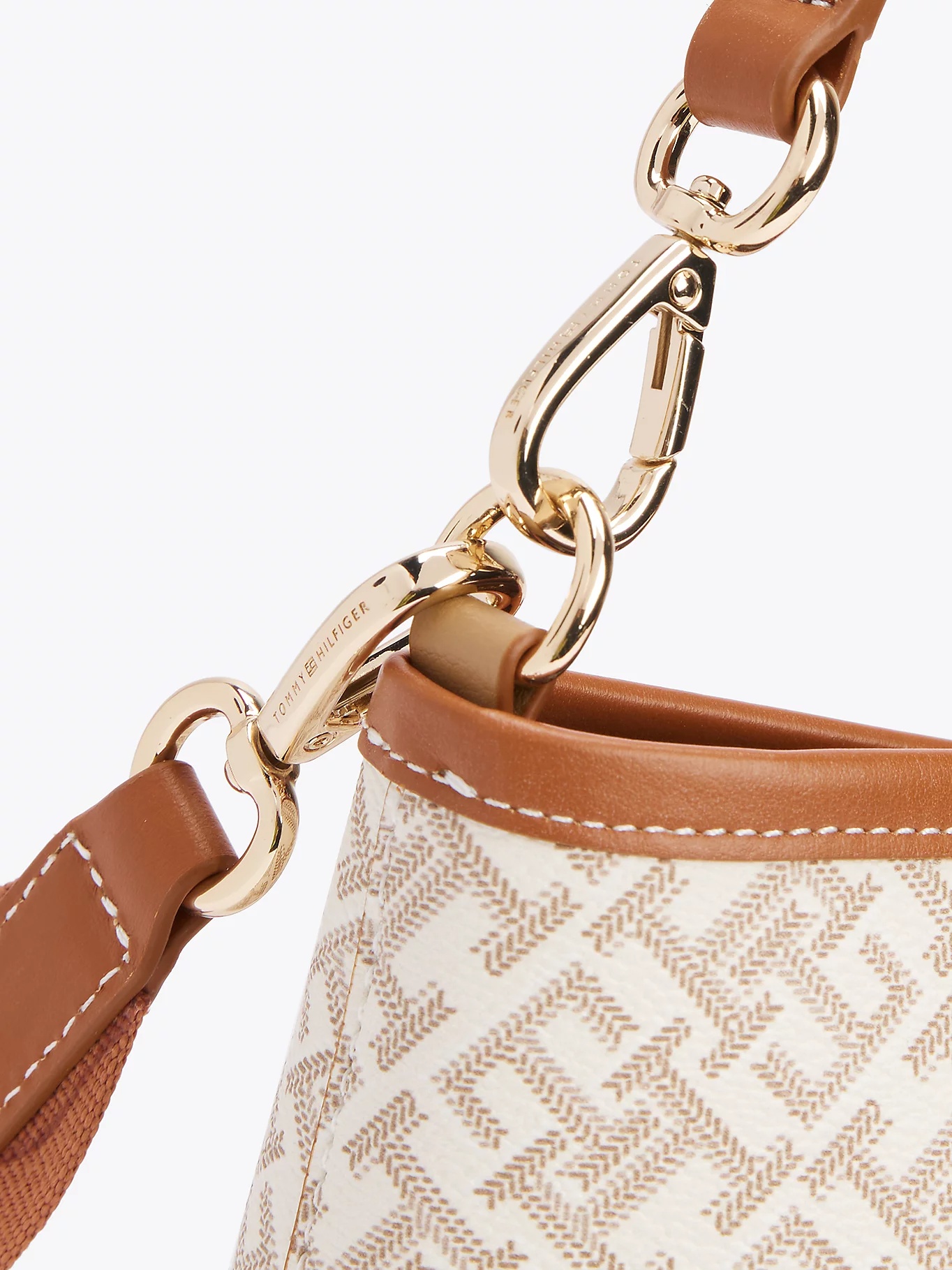 Tommy Hilfiger Th Monoplay Smooth Shoulder Bag In Nude