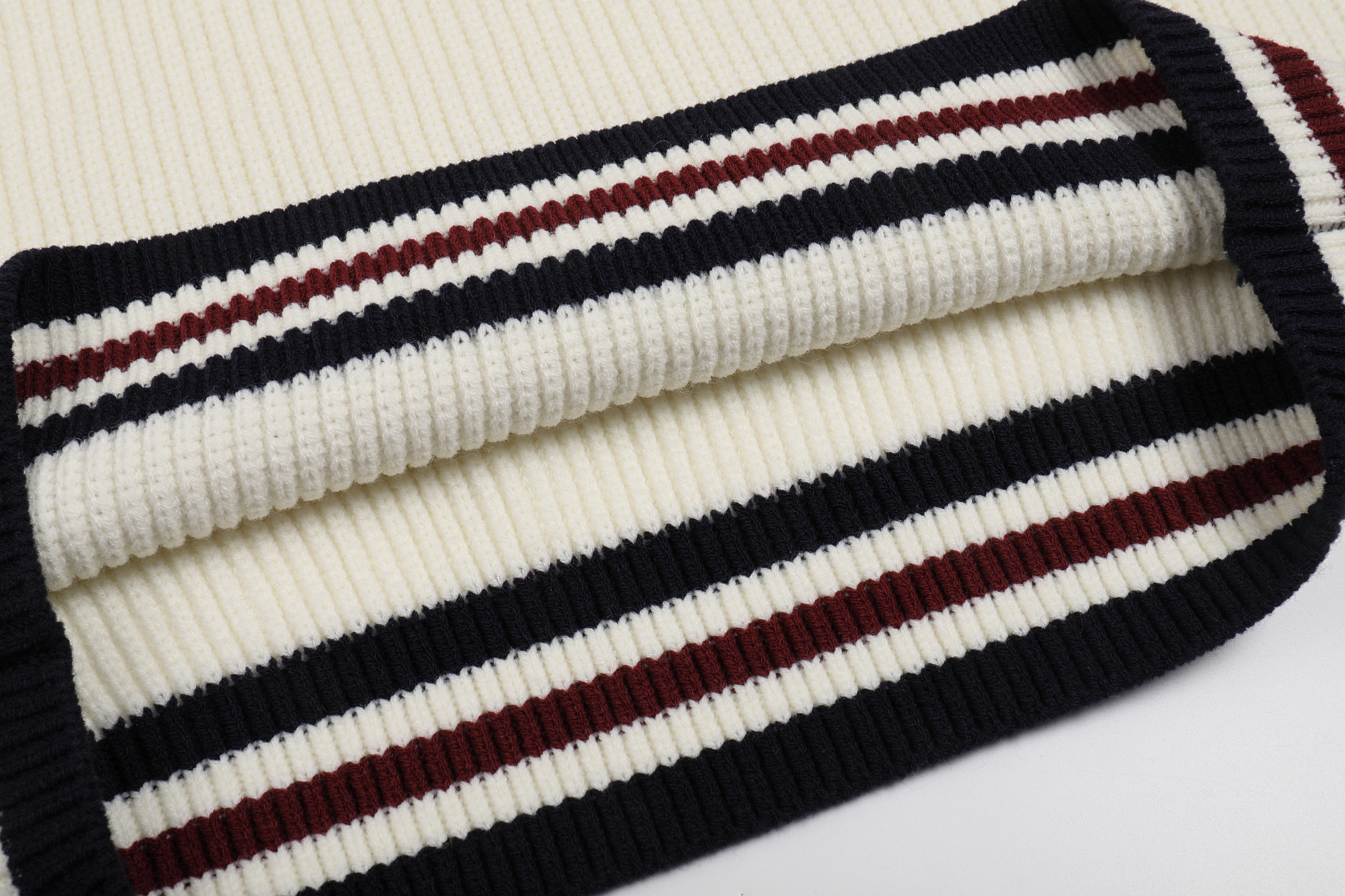 Liuregali Long-sleeved Sweater In White