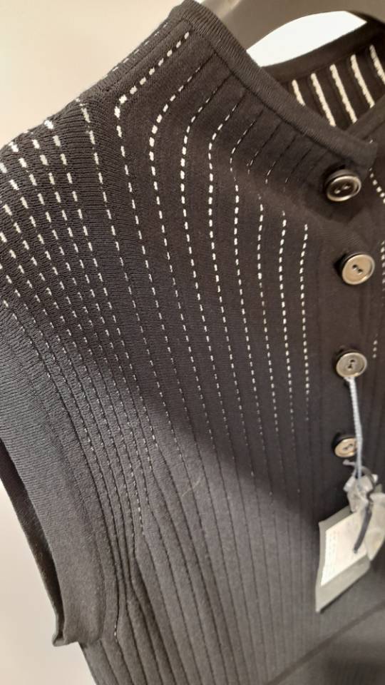 Max Mara Sleeveless Vest In Black