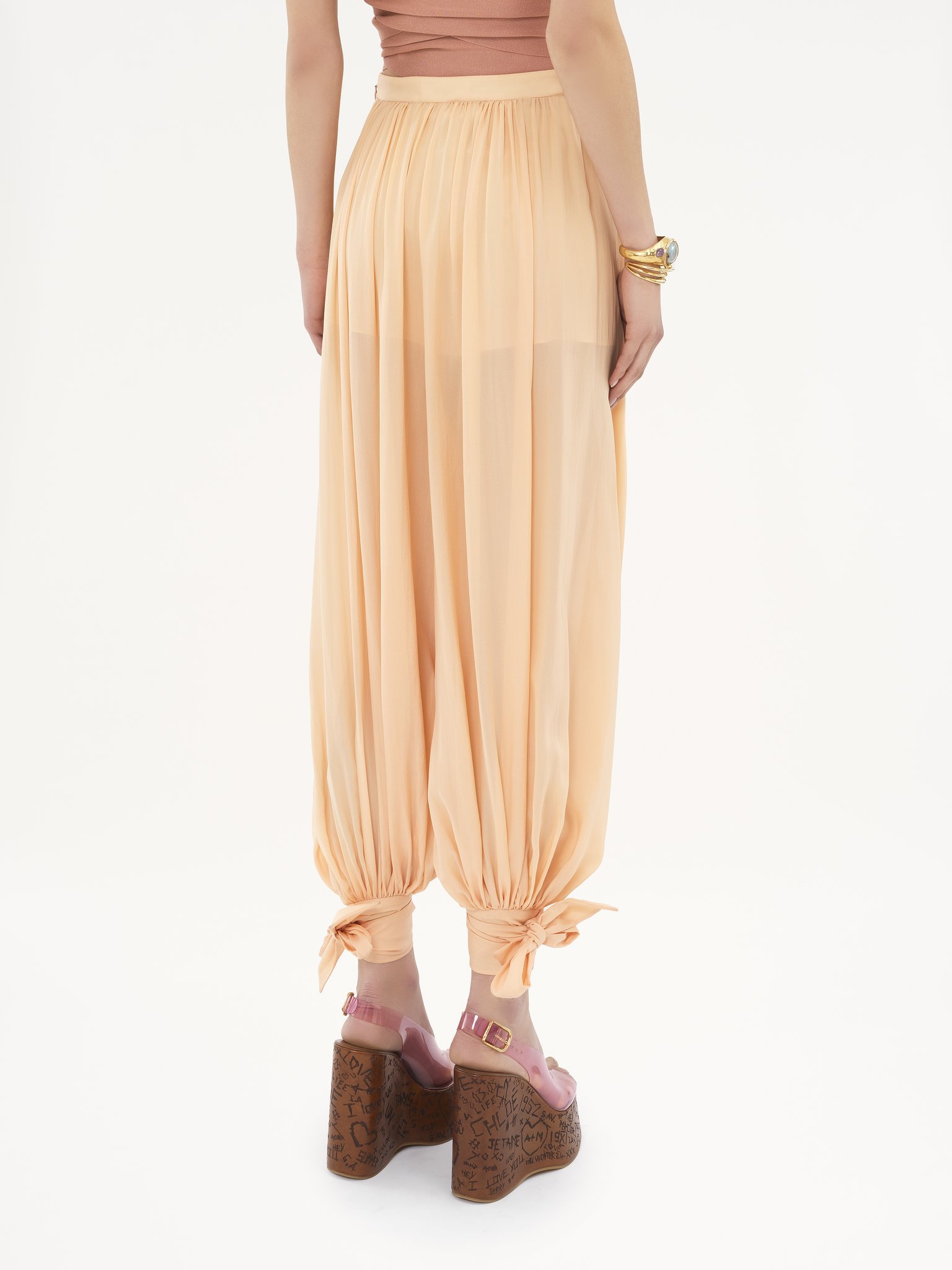 Chloé Fluid Pleated Trousers In Silk Charmeuse Pink Size 14 100% Silk In Nude