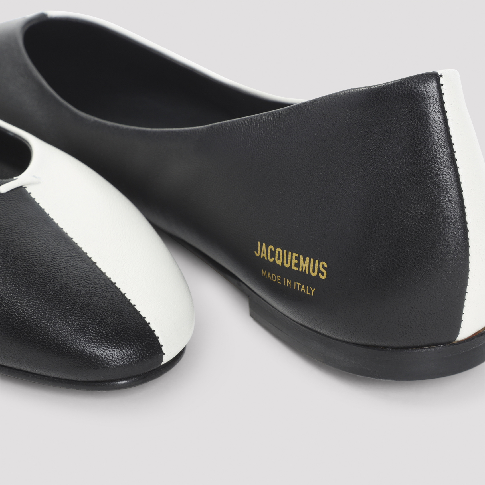 Jacquemus Ovalo Two-tone Ballet Flats In Black