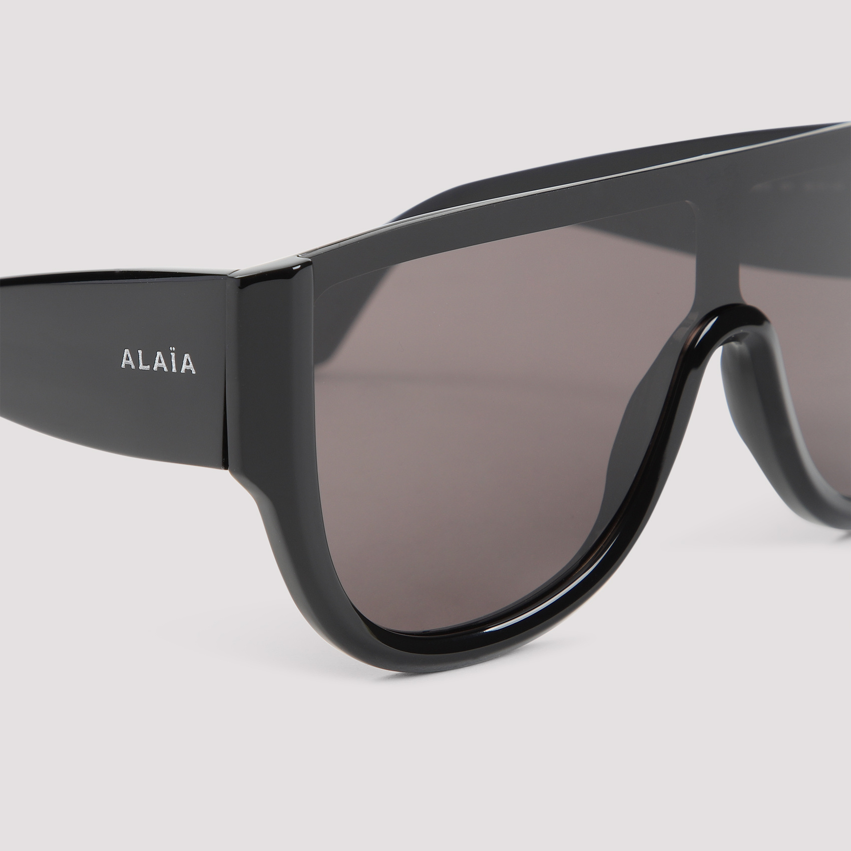Shop Alaïa 0087s Sunglasses In Gray
