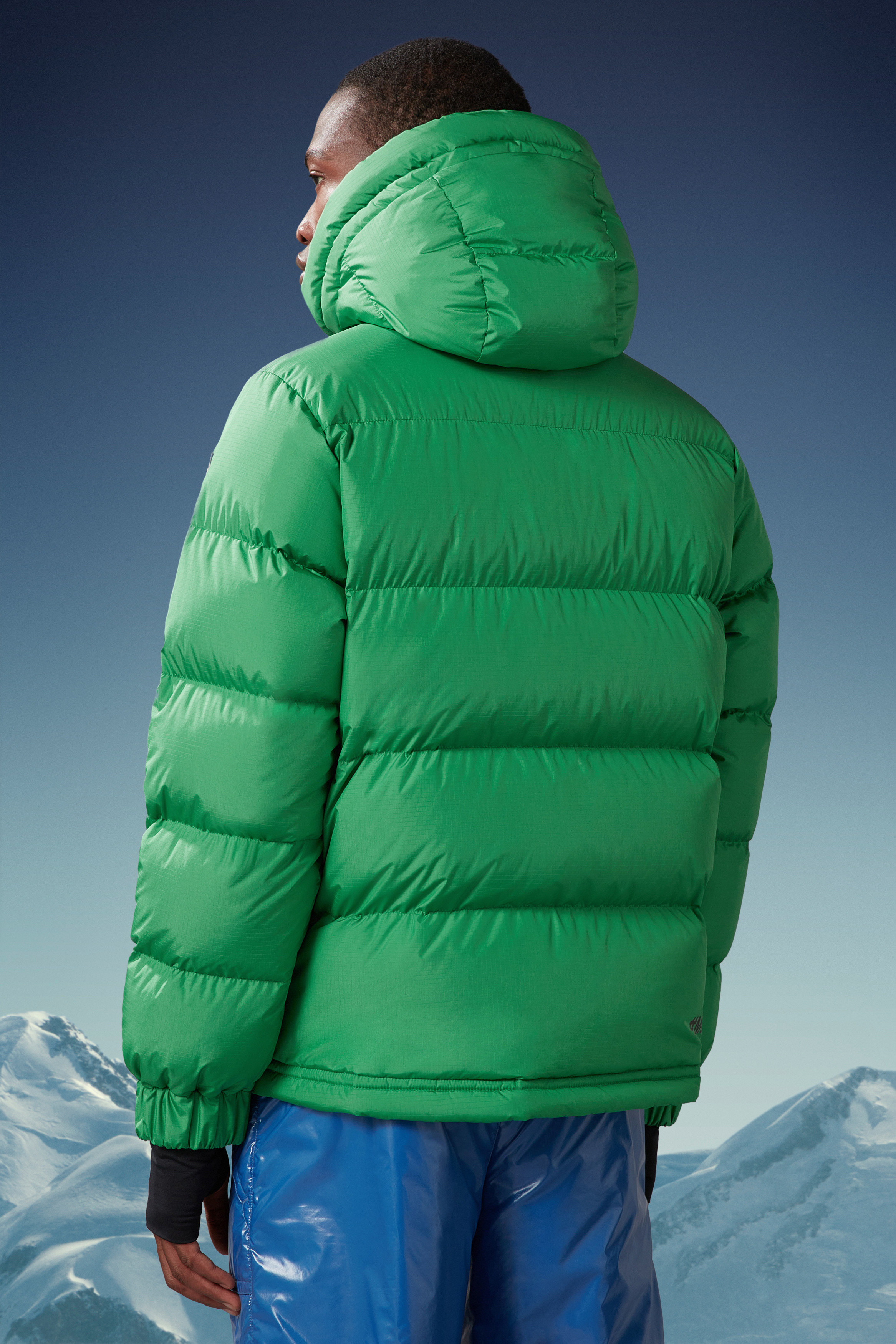 Moncler Logo-patch Ripstop Down Jacket In Green