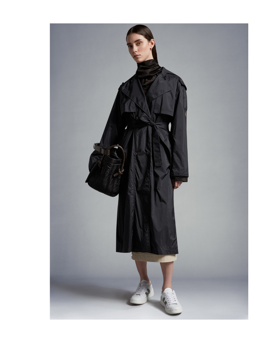 Moncler Deva Trench Coat In Black