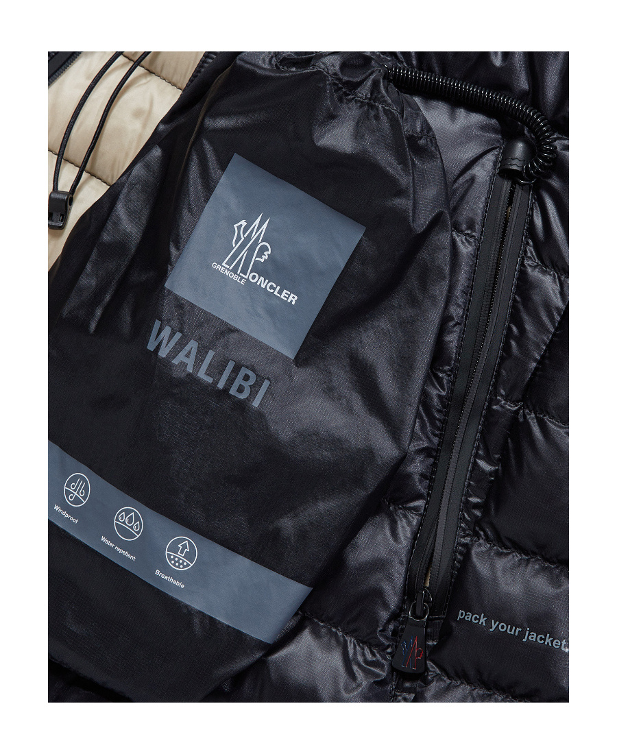 Moncler Logo-patch Padded-design Jacket In Black