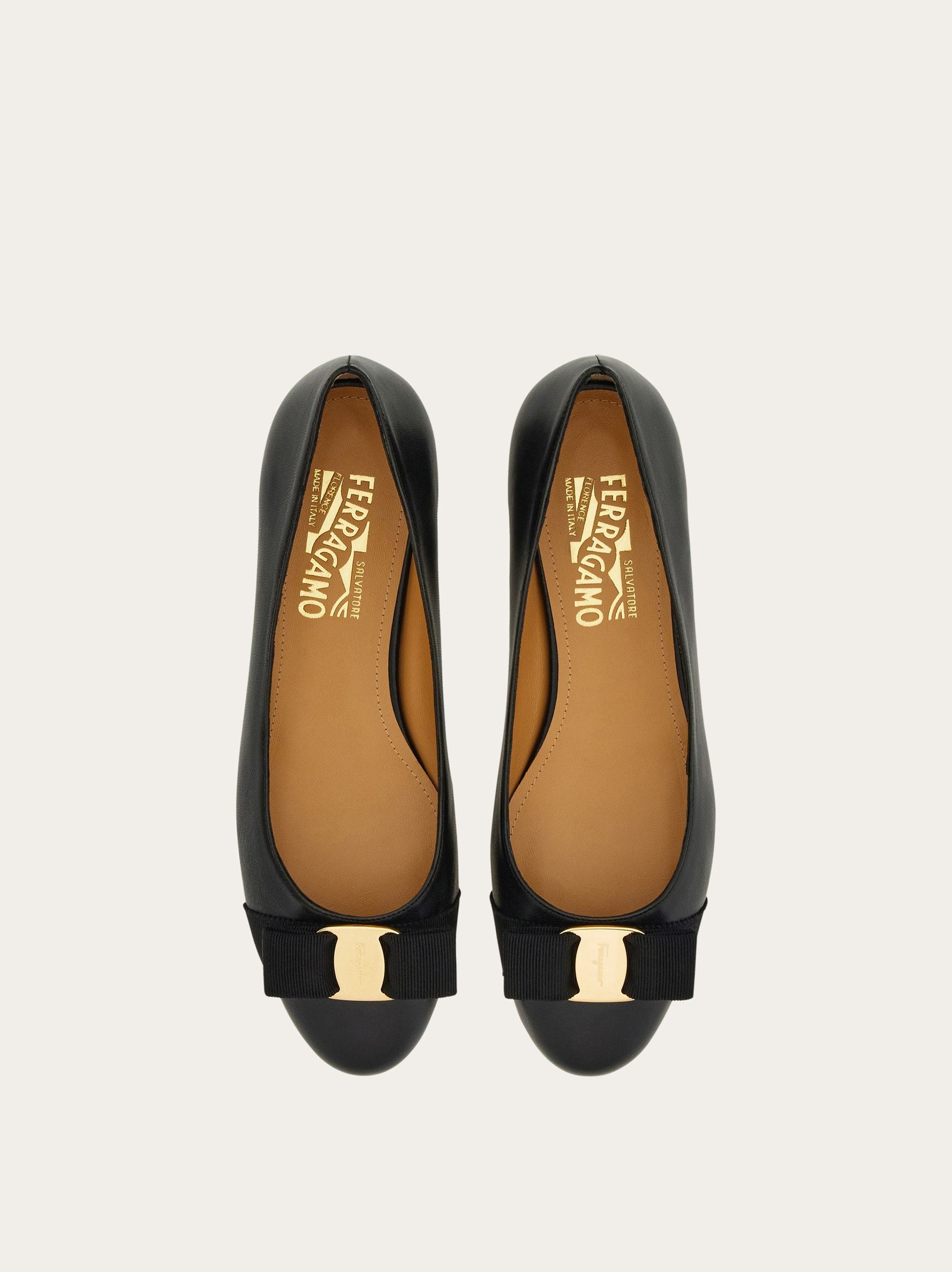 Ferragamo Varina Bow-embellished Patent-leather Ballet Flats In Black