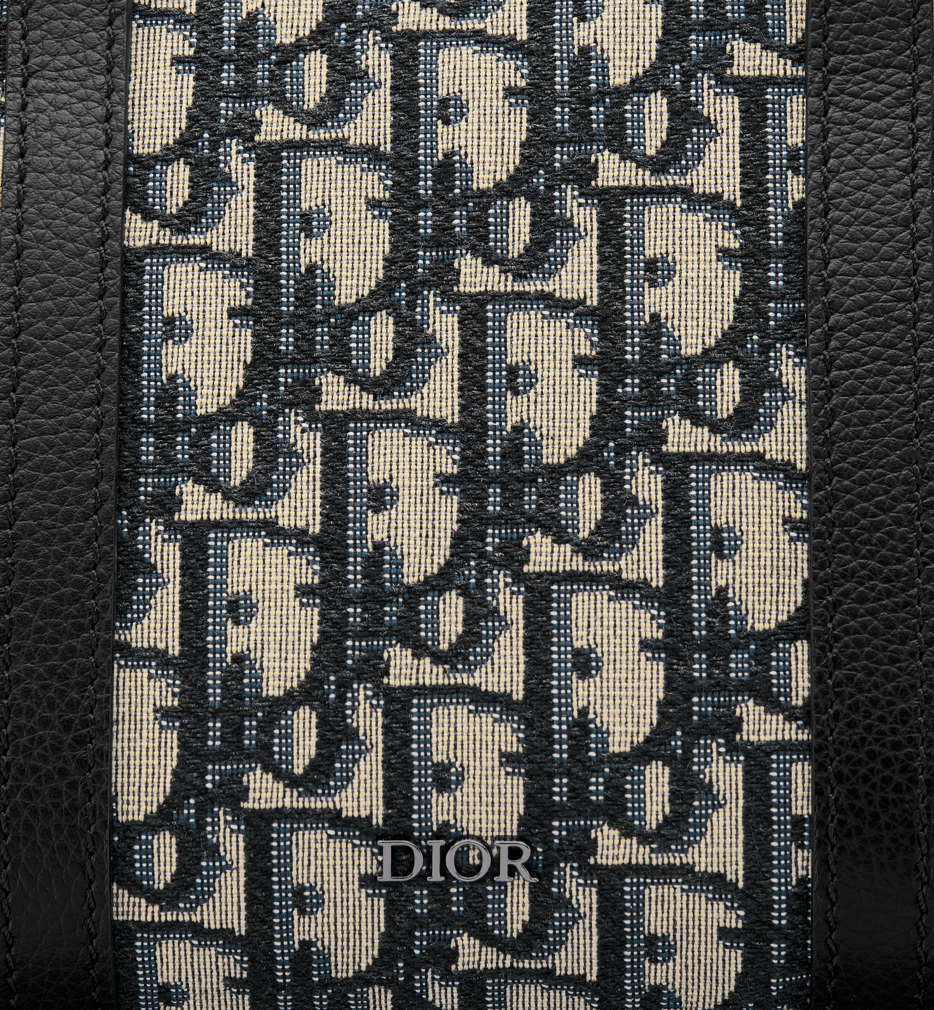 Dior Weekender 25 Logo Cross-body Bag In Black