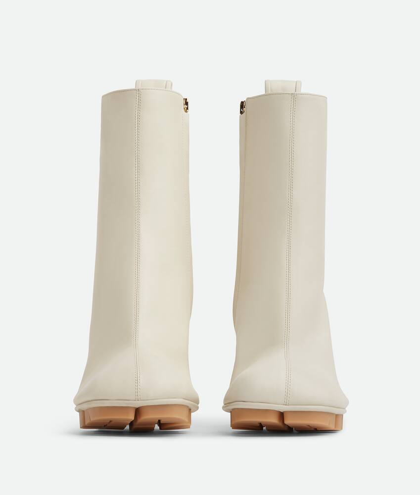Bottega Veneta Shore 70 Nappa Leather Ankle Boots In Nude