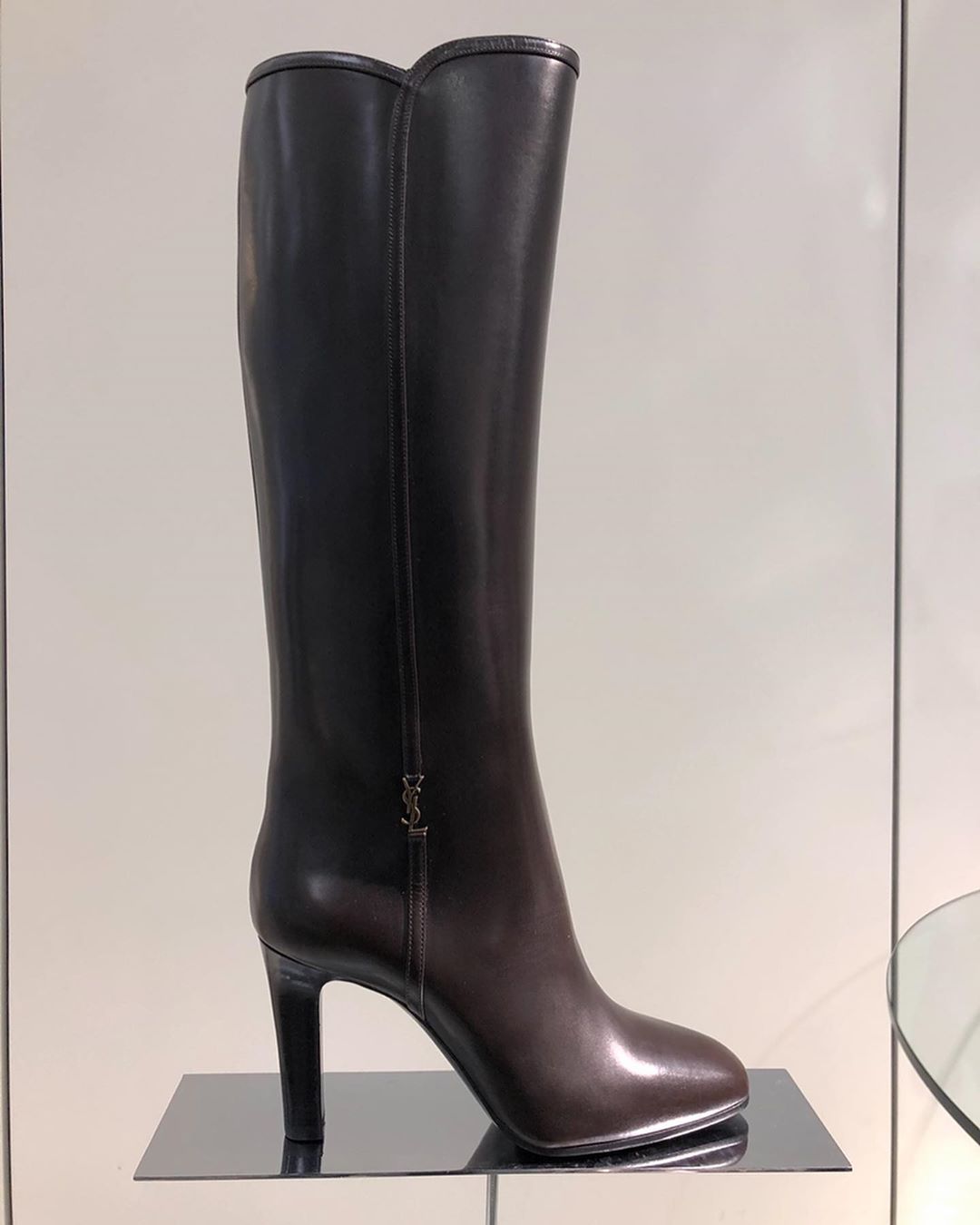 Saint Laurent Jane Monogram Leather Boots In Black