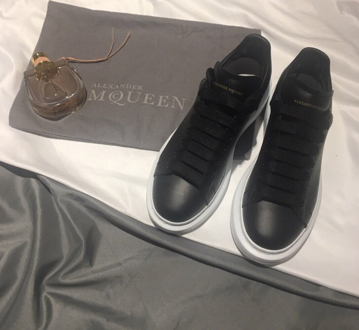 Alexander Mcqueen Alexander Mc Queen Larry Oversize Sneakers In Black