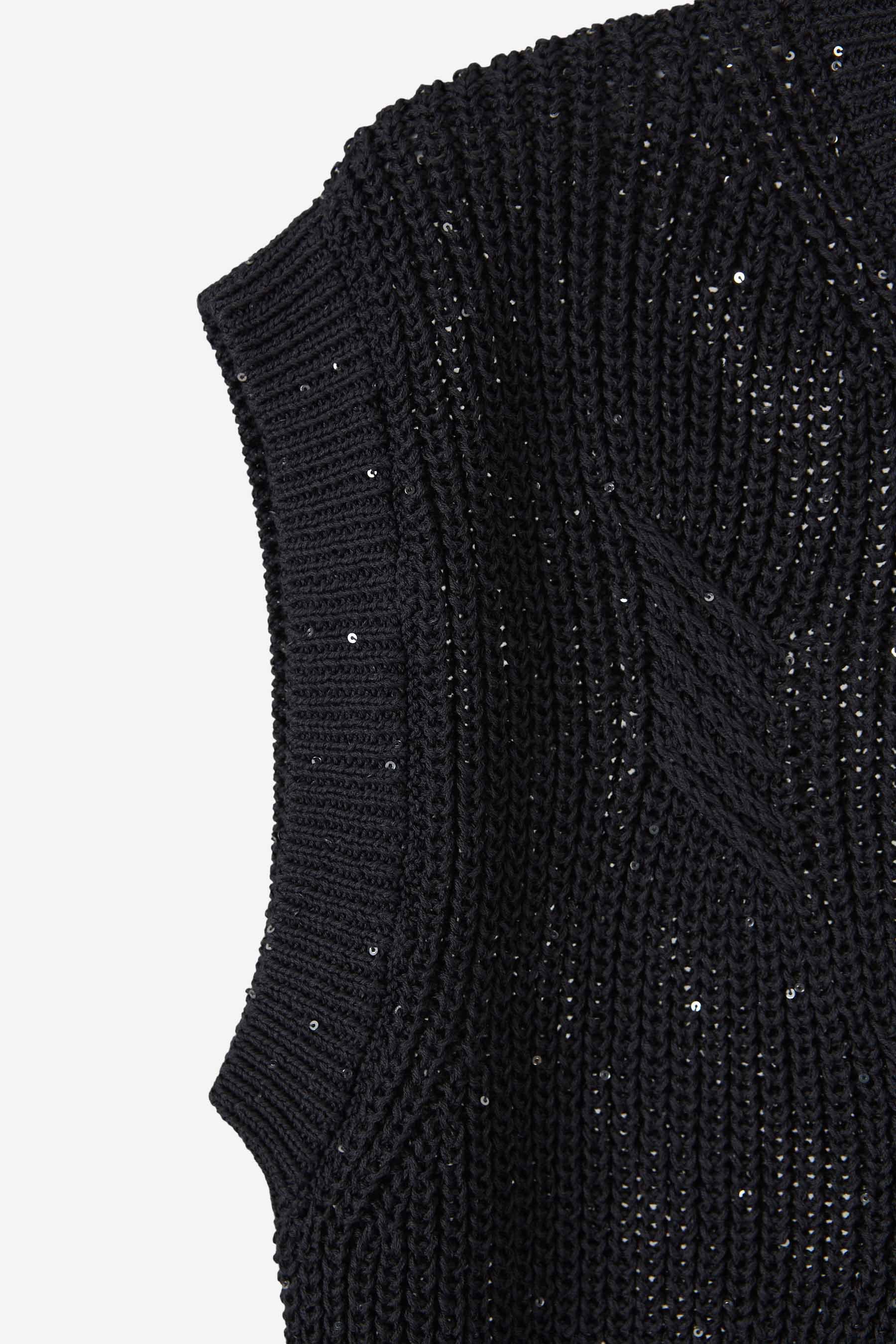 Shop Peserico Round Collar Sleeveless Sweater In Black