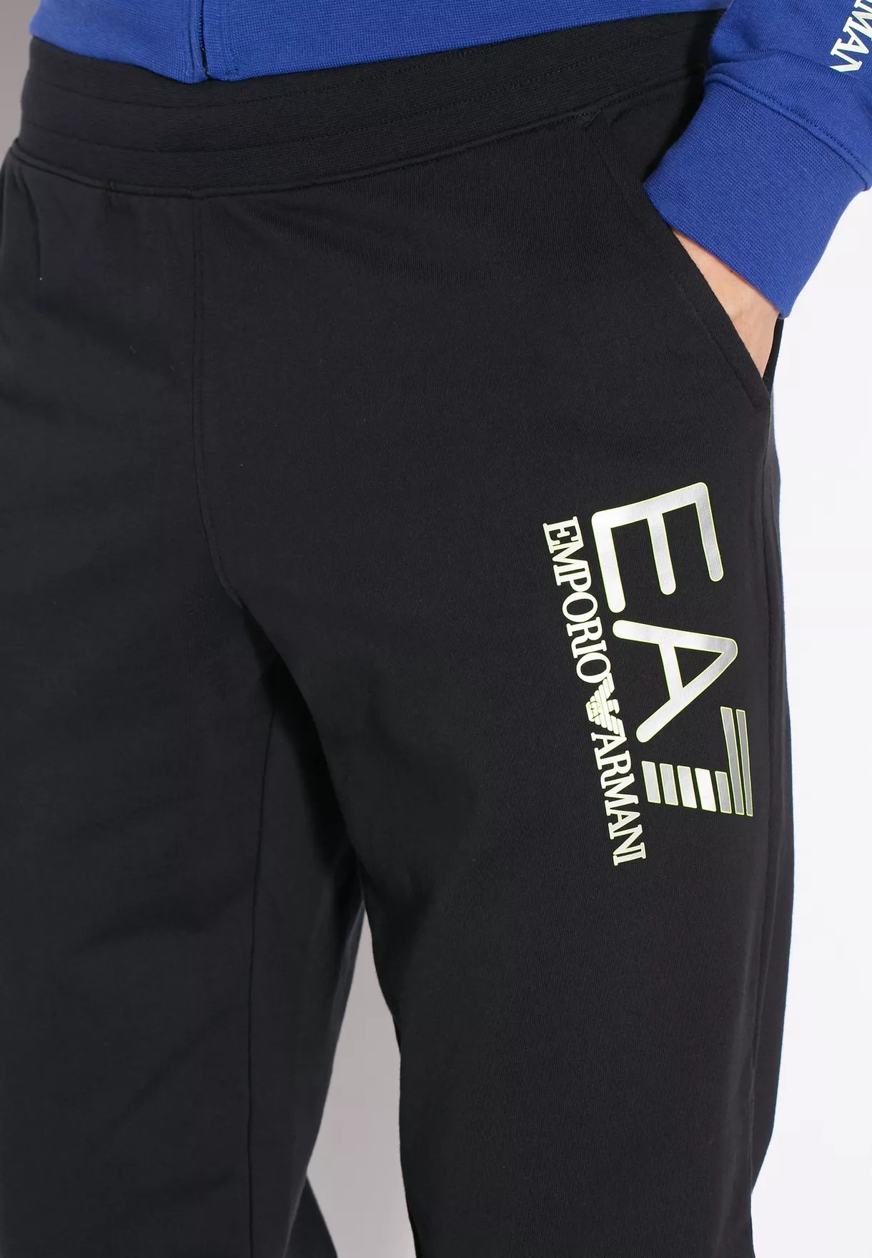 EA7 LOGO DETAILS SPORTS SUIT