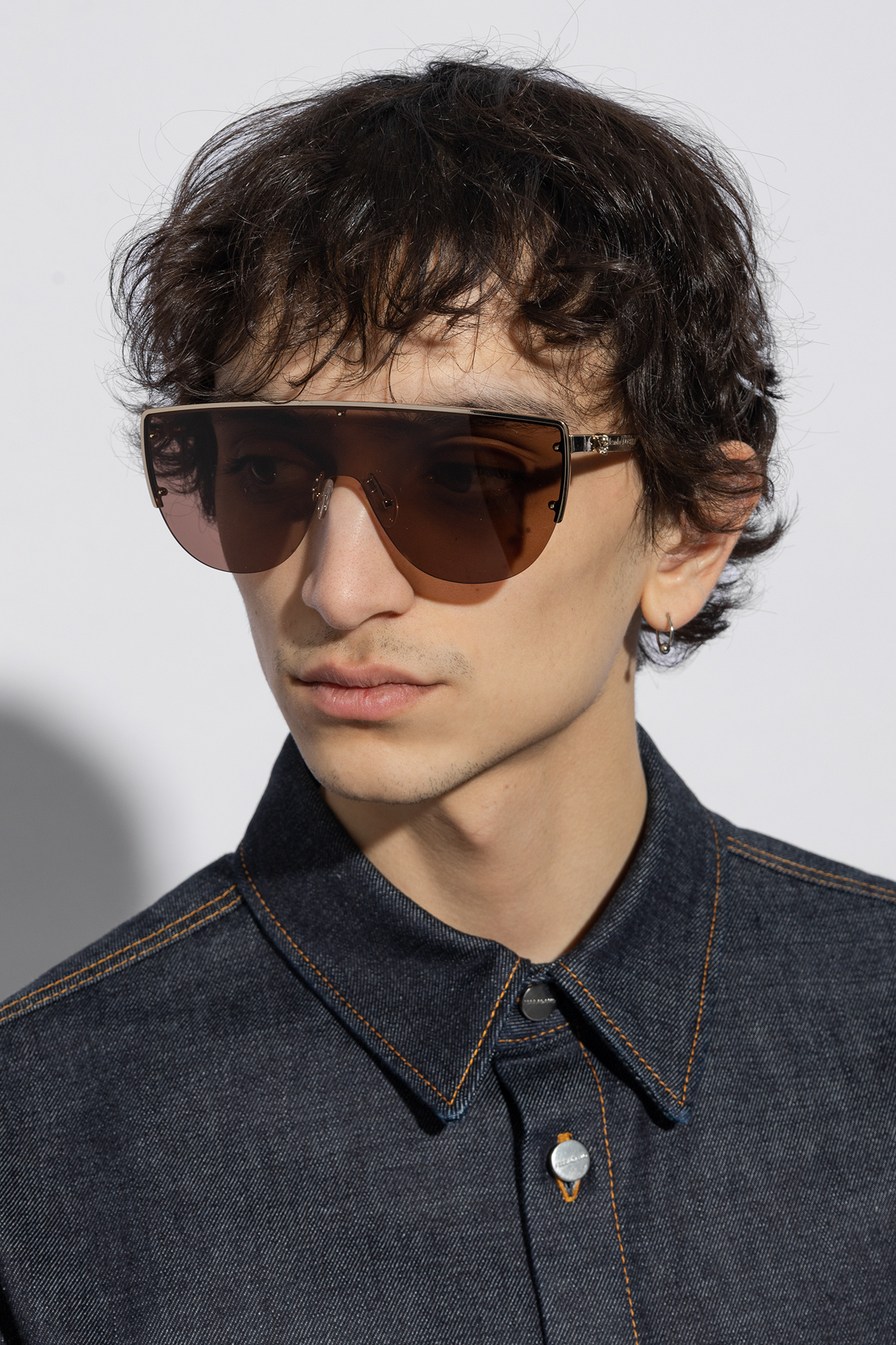 Alexander Mcqueen Shield-frame Sunglasses In Nude
