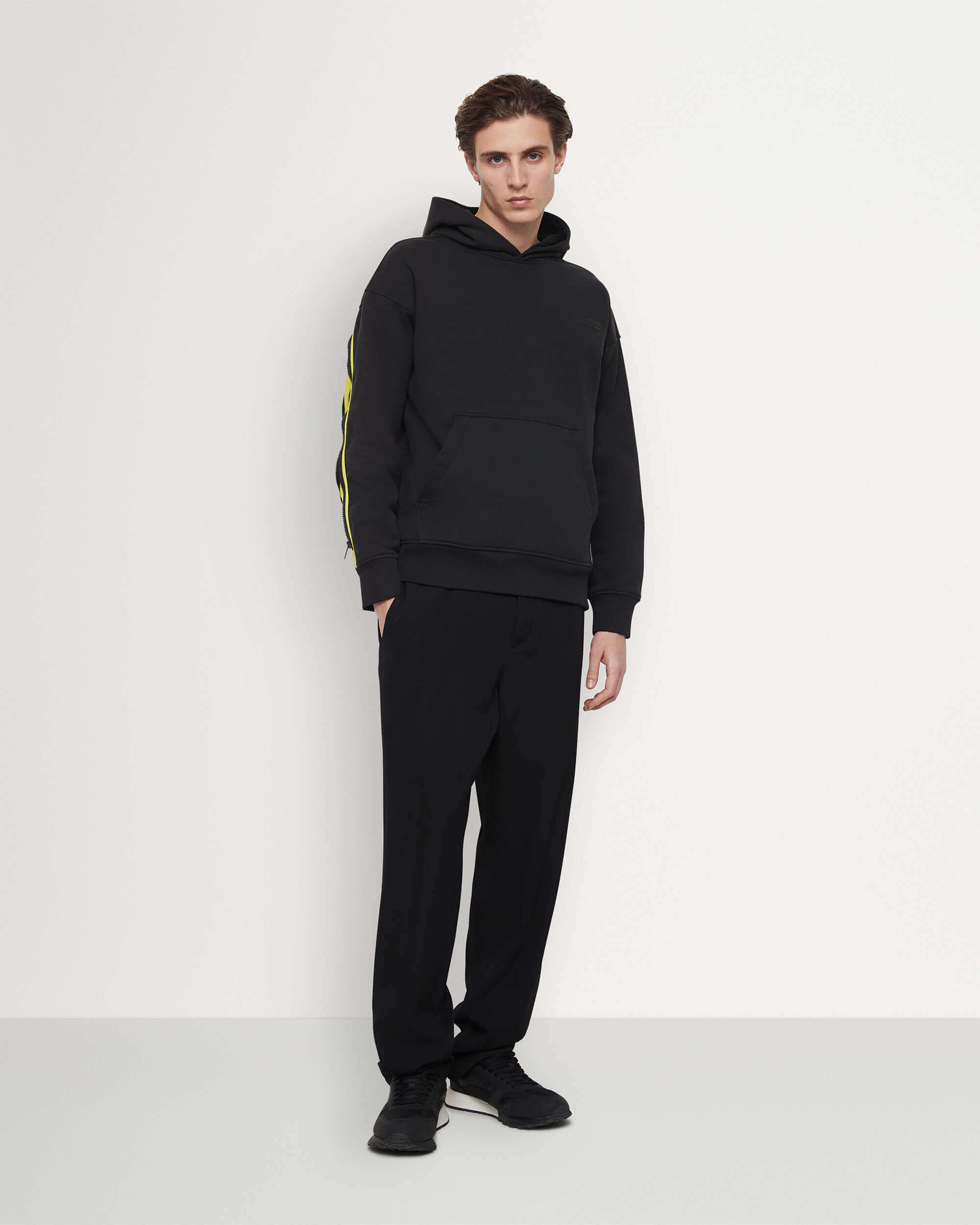 Moose Knuckles Deschamps Zipped-logo Hoodie In Black