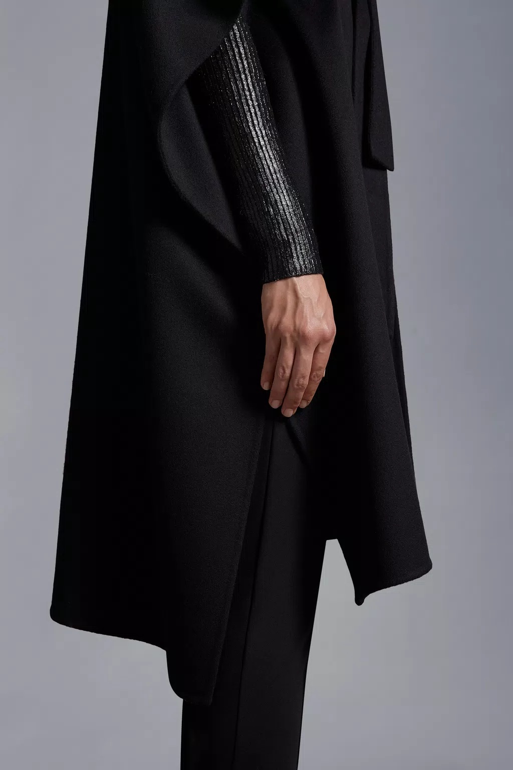 Moncler Hooded Logo Wool Cloak In Black