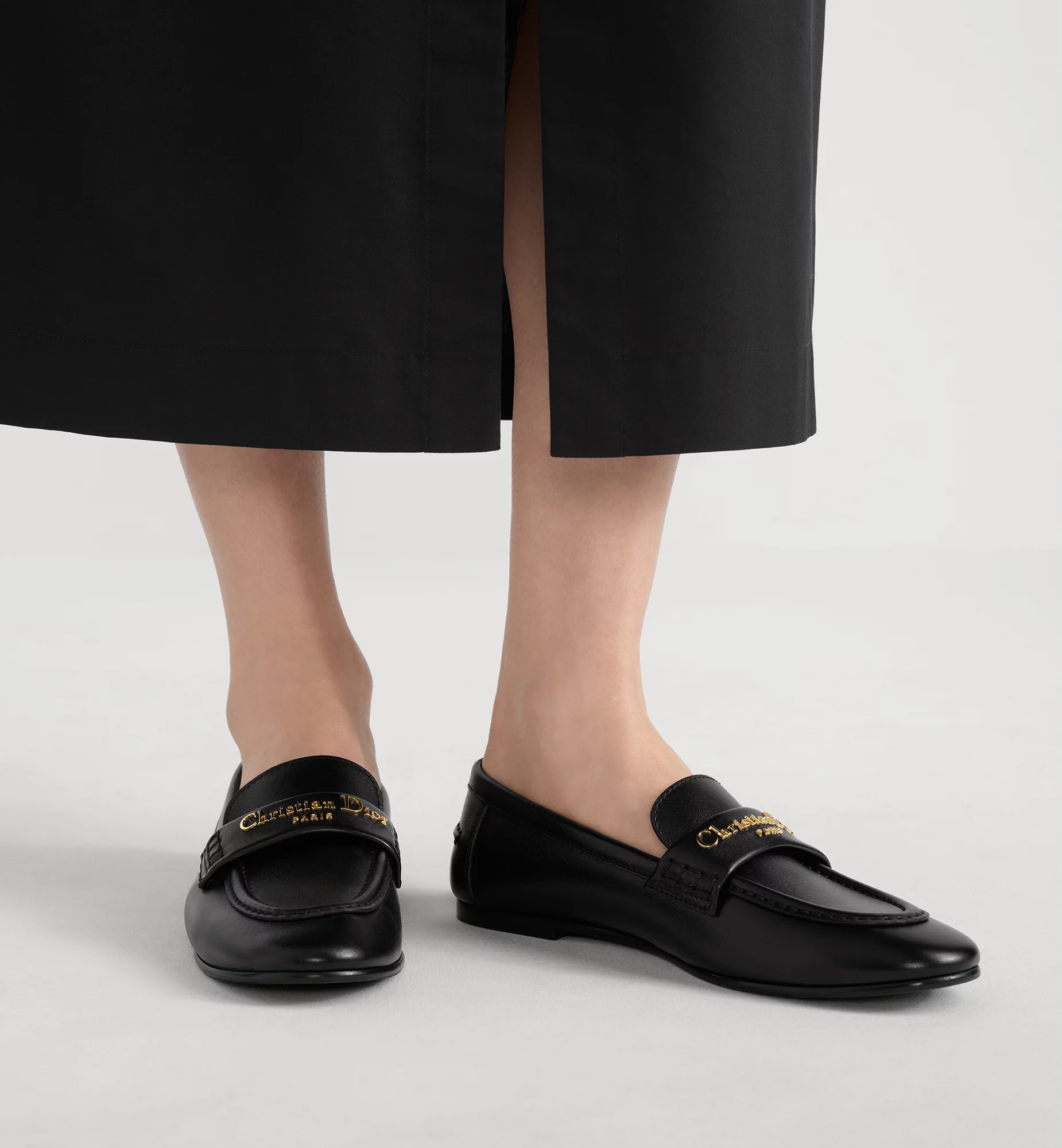 Dior Round Toe Leather Loafers With Flat Sole In Black