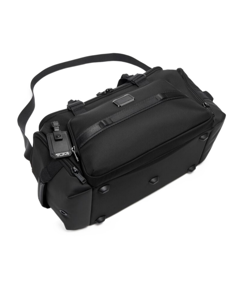 Tumi Logo Travel Bag In Black