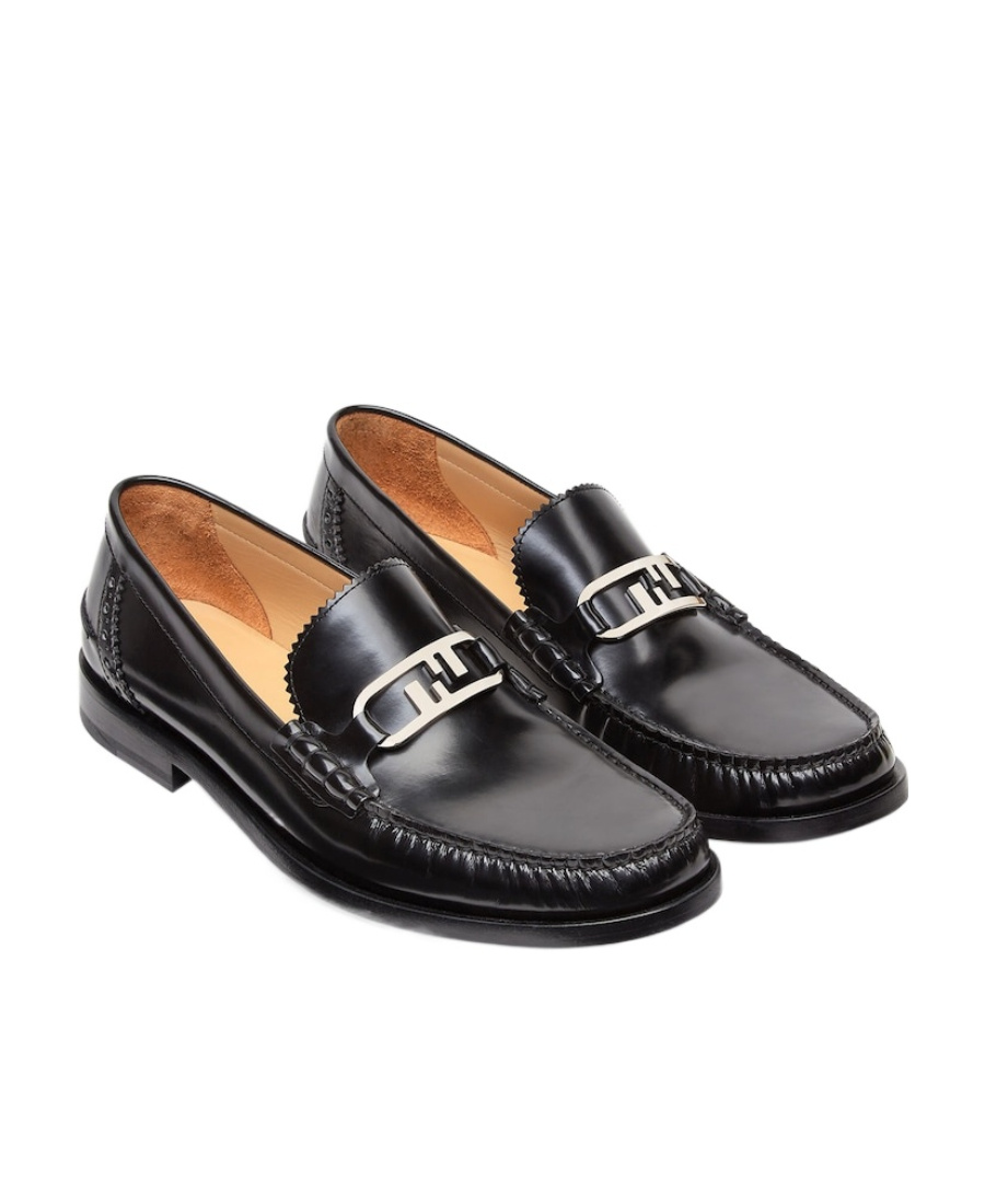 Fendi Logo-plaque Leather Loafers In Black