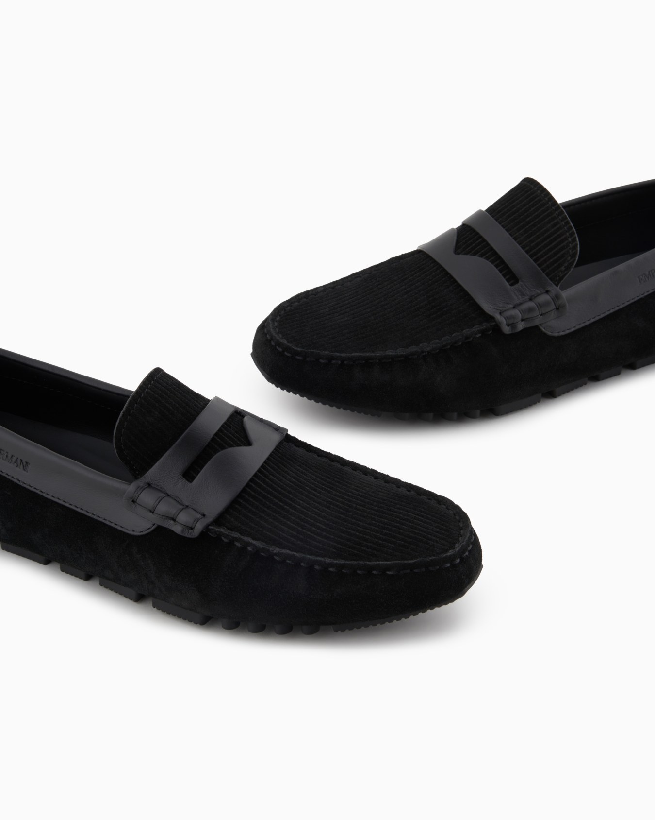 Emporio Armani Official Store Driver-mokassins Aus Mikroperforiertem Veloursleder In Black