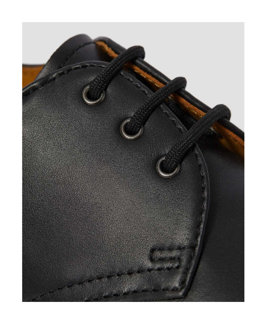 Dr. Martens Lace-up Leather Shoes Contrast Stitching In Black