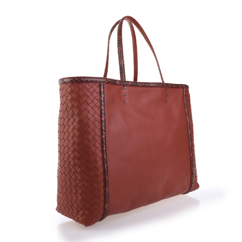 Bottega Veneta Handbag In Red