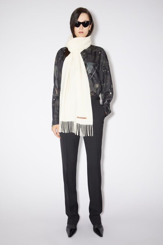 Acne Studios Logo-tag Fringed Wool Scarf In White