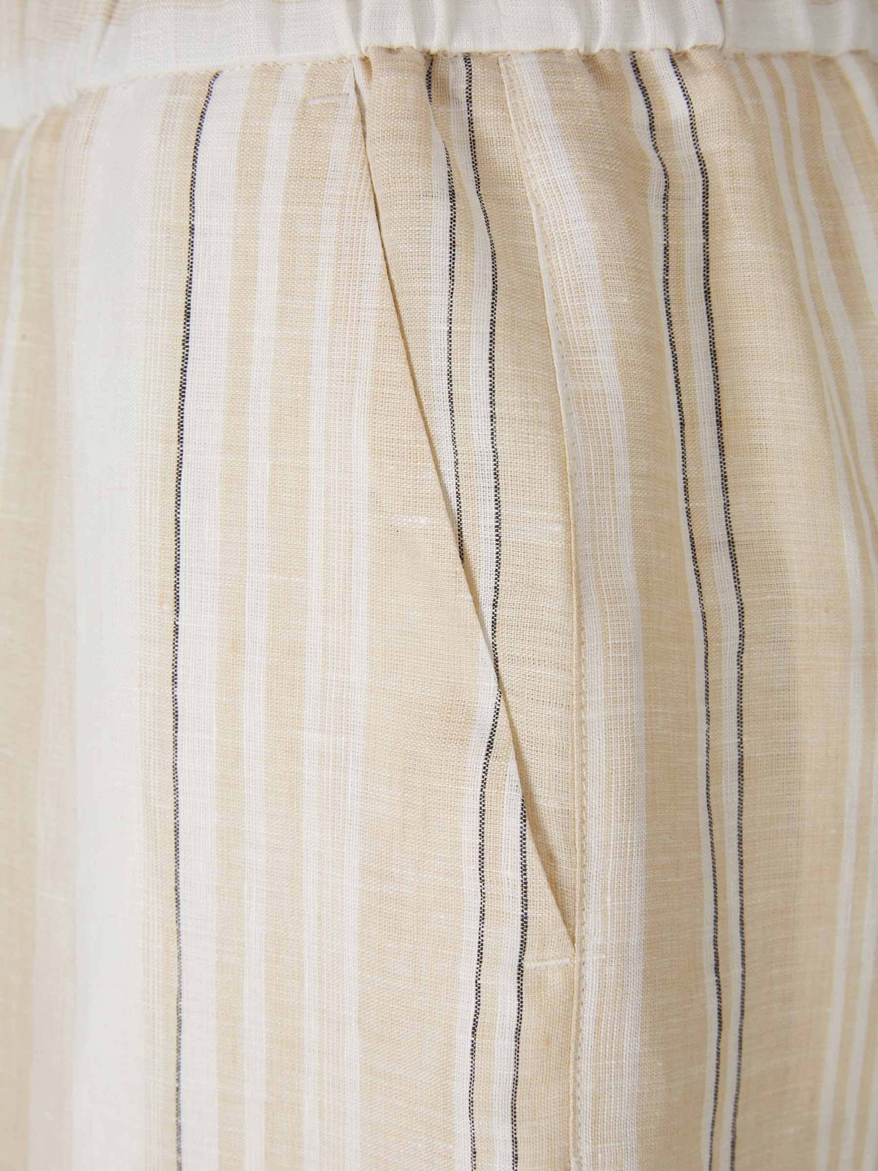 Peserico Side-slit Cropped Stretch Pants In Nude