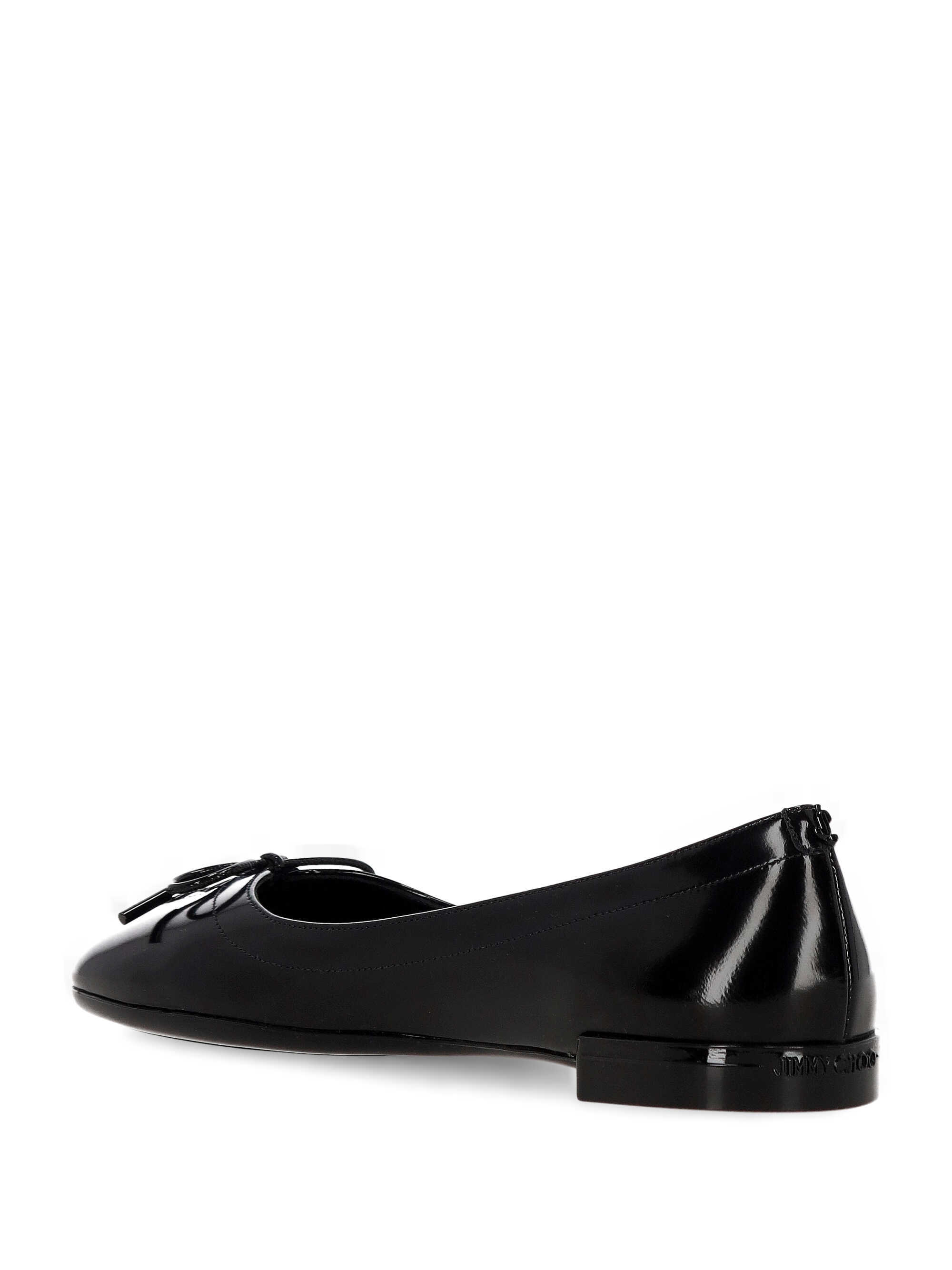 Jimmy Choo Round Toe Flat Shoes In Black