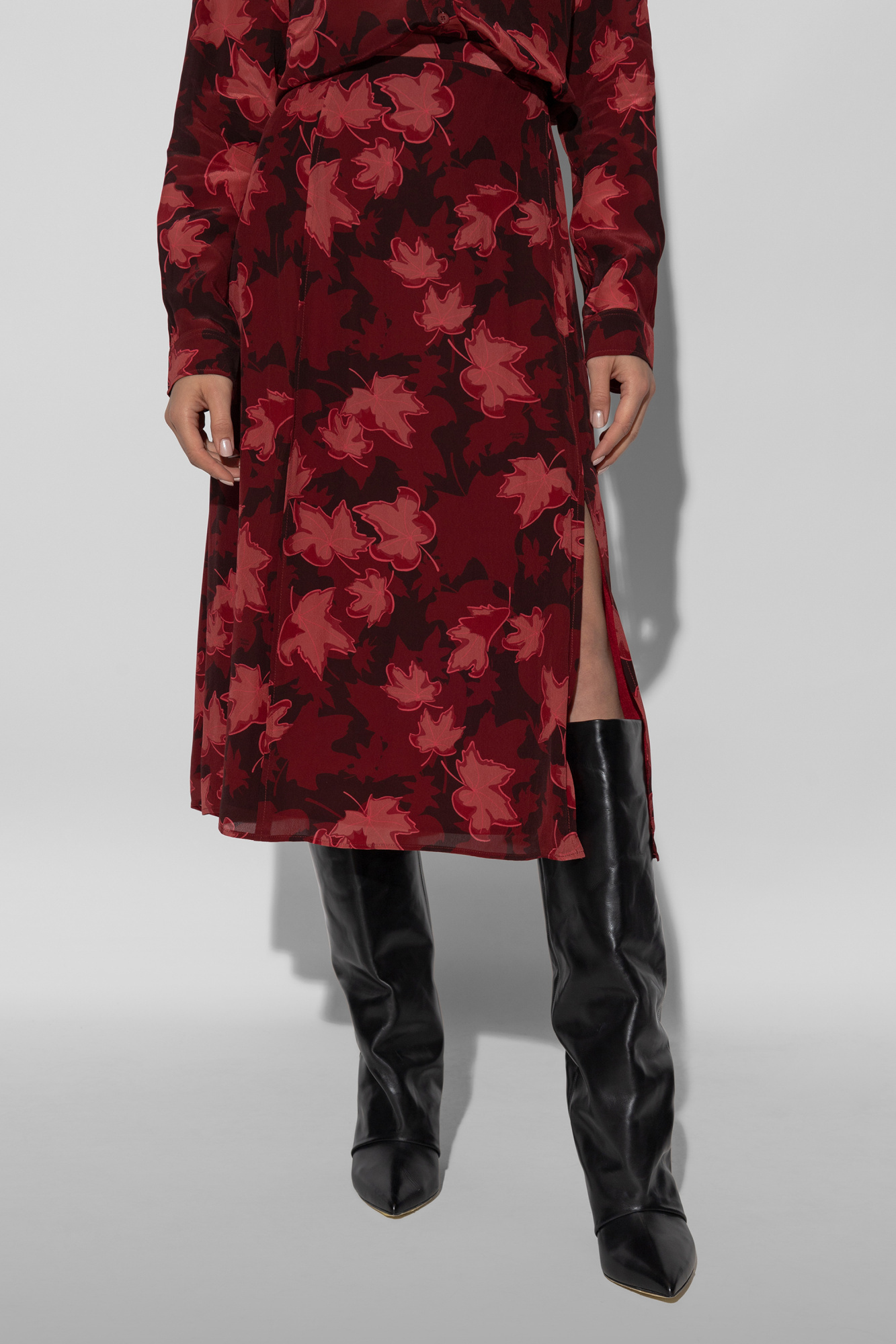 Shop Maison Kitsuné Lip Detail Fluid Skirt In Red