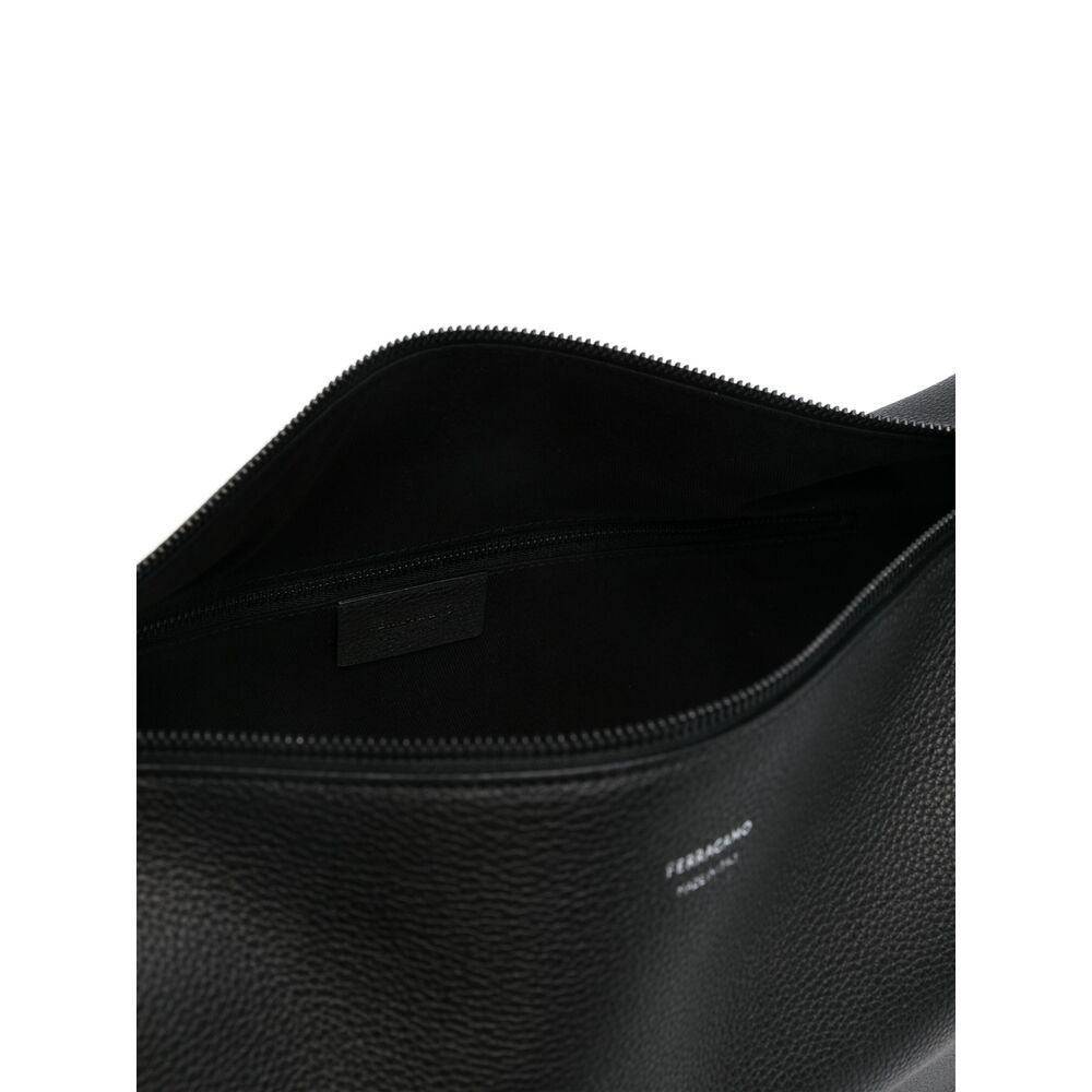 FERRAGAMO ZIPPERED SHOULDER BAG